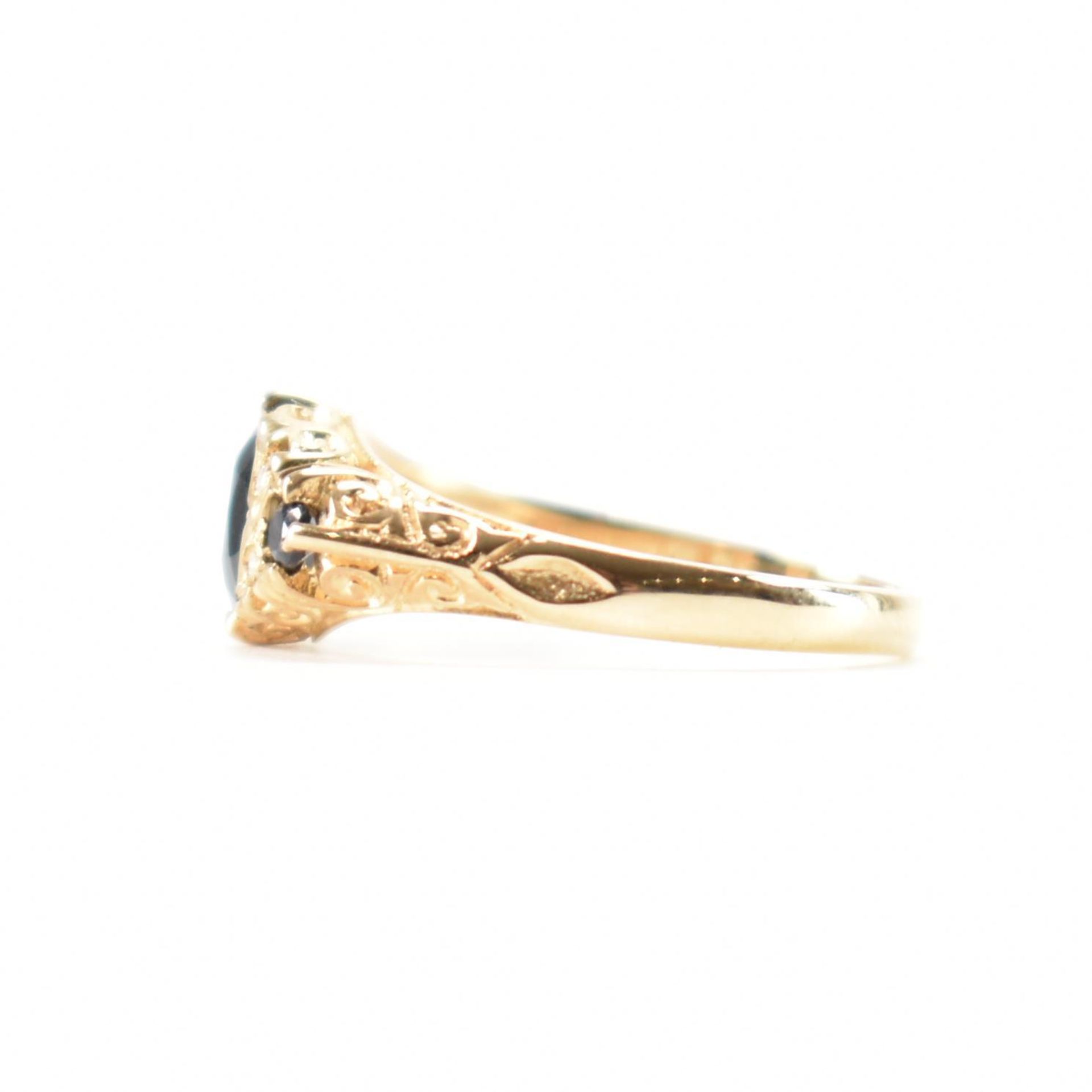 HALLMARKED 9CT GOLD SAPPHIRE & DIAMOND THREE STONE RING - Image 2 of 8