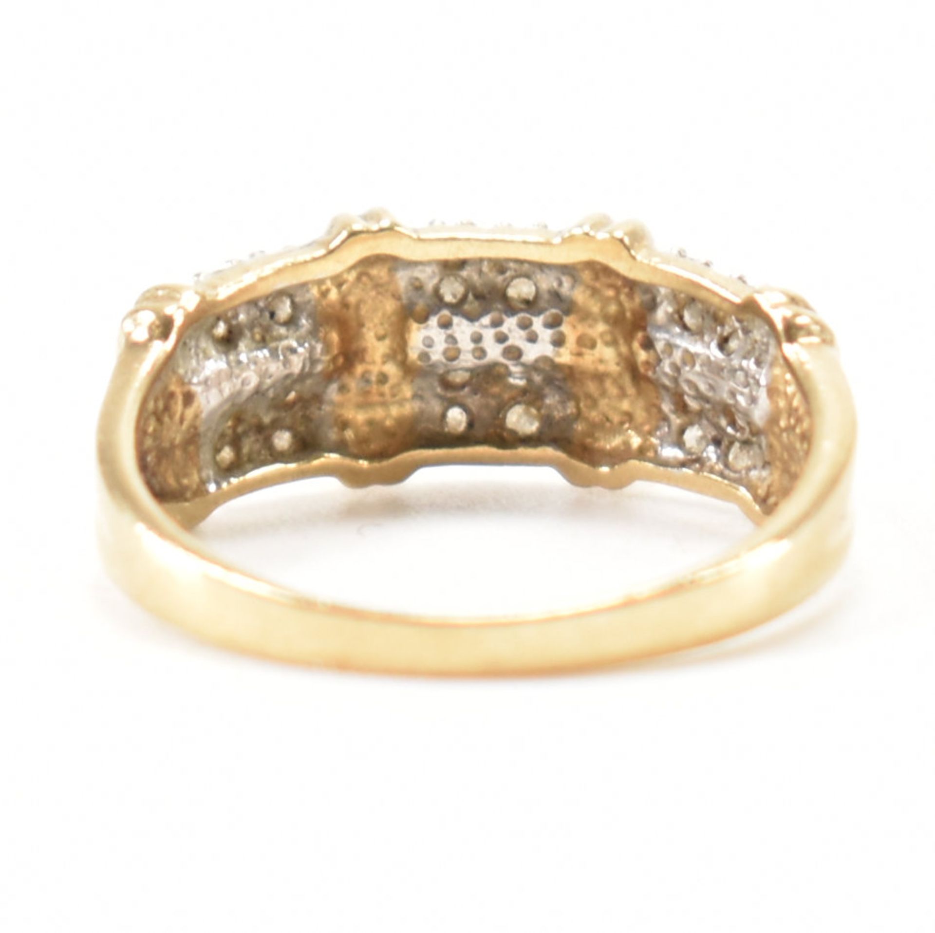 HALLMARKED 9CT GOLD & DIAMOND CLUSTER RING - Image 3 of 9