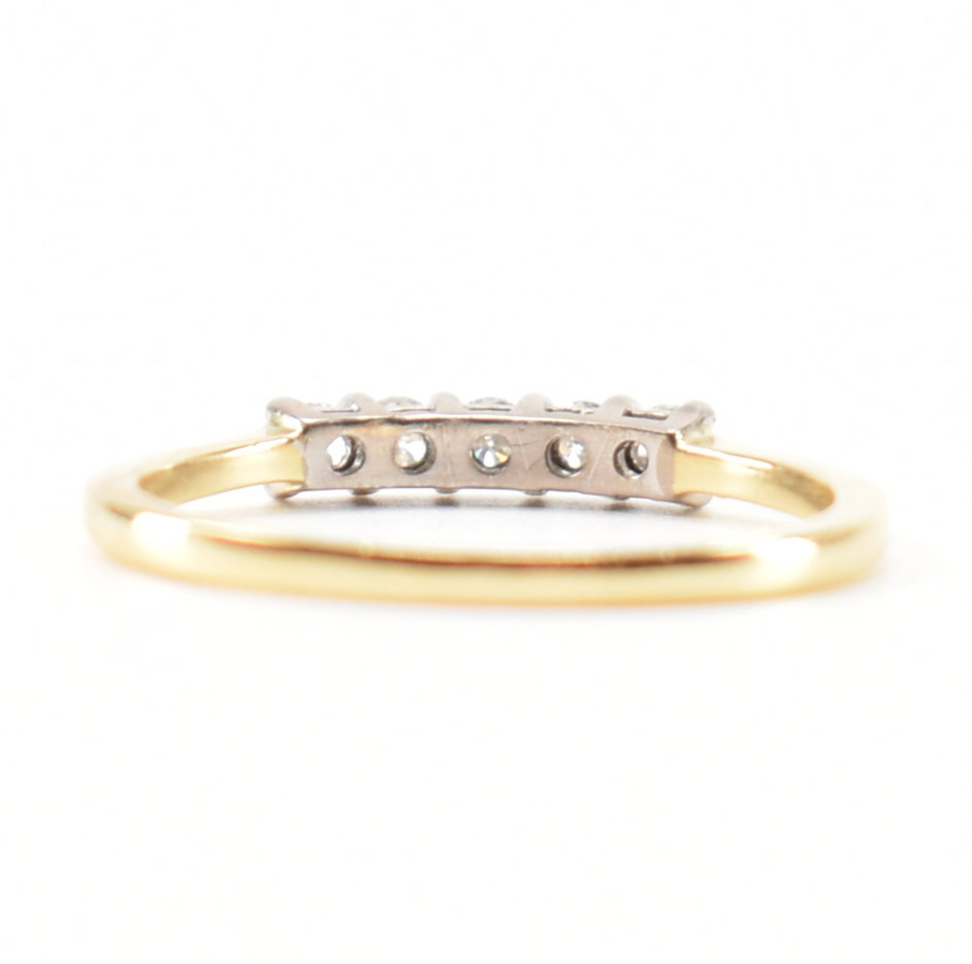 HALLMARKED 18CT GOLD & DIAMOND 5 STONE RING - Image 3 of 8