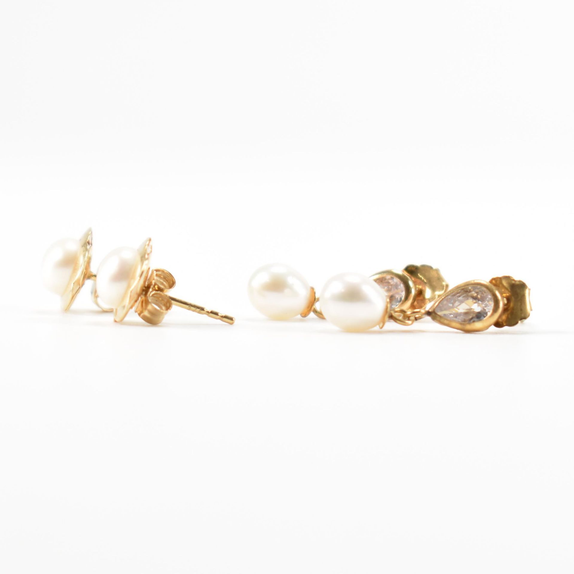 TWO PAIRS 9CT GOLD & CULTURED PEARL EARRINGS - Image 3 of 3