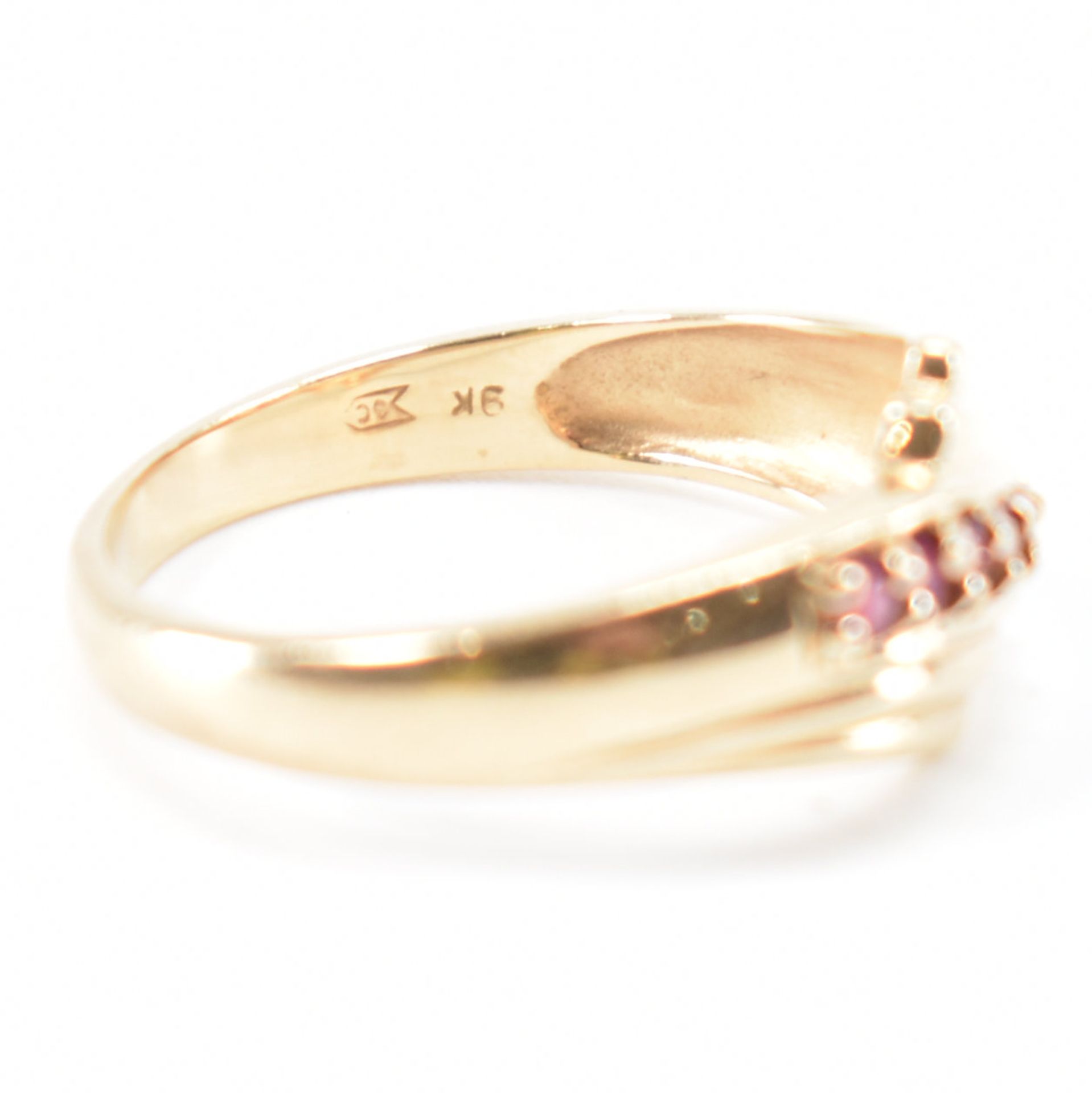 HALLMARKED 9CT GOLD RUBY RING - Image 6 of 8