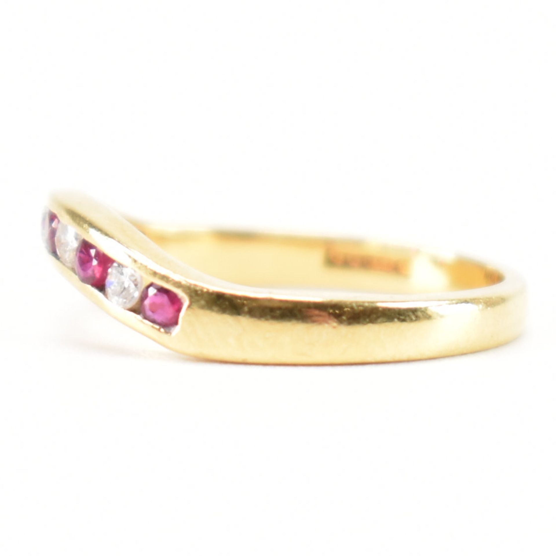 18CT GOLD RUBY & DIAMOND CHANNEL SET RING - Image 2 of 7