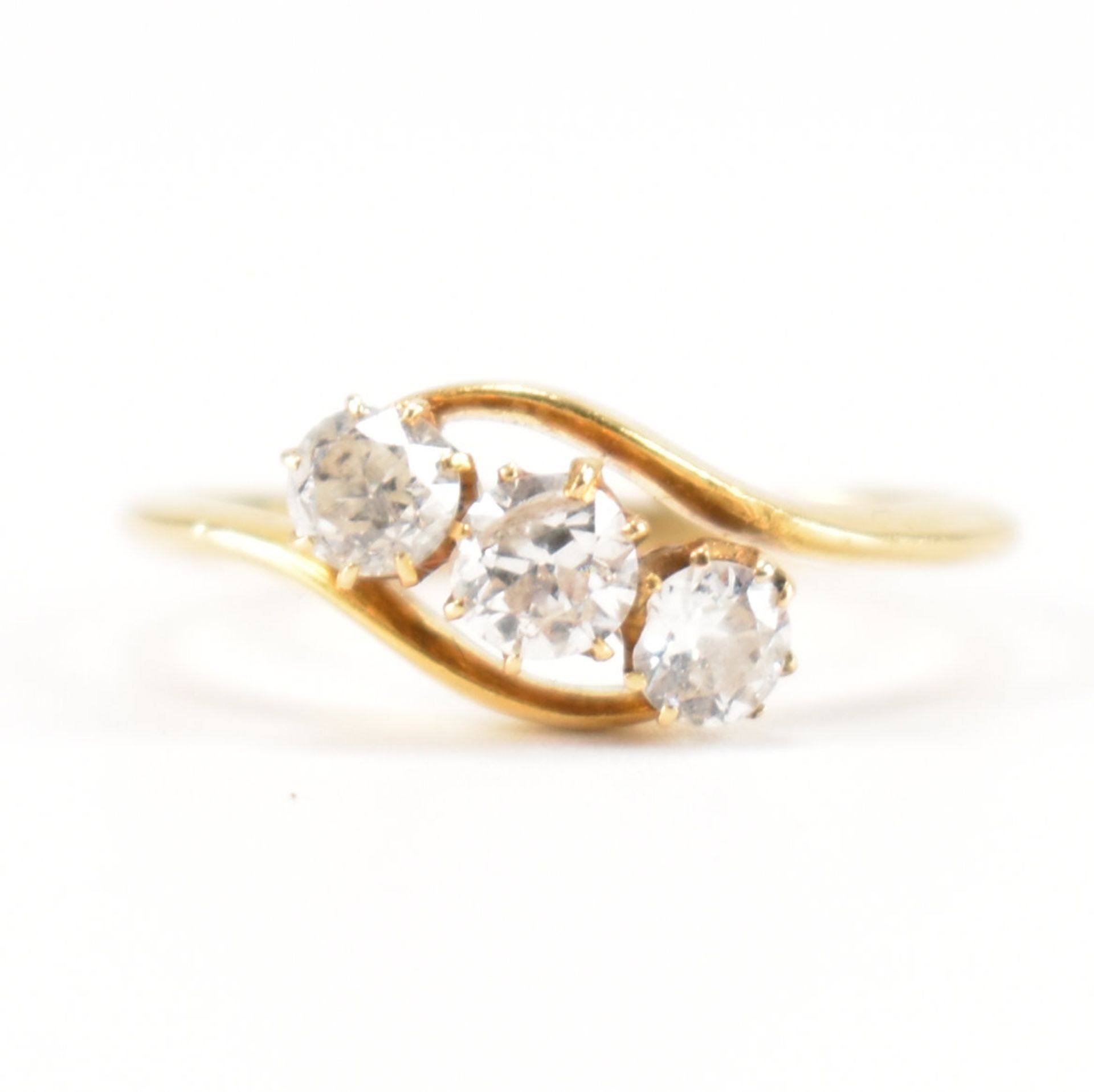 HALLMARKED 18CT GOLD & DIAMOND THREE STONE RING