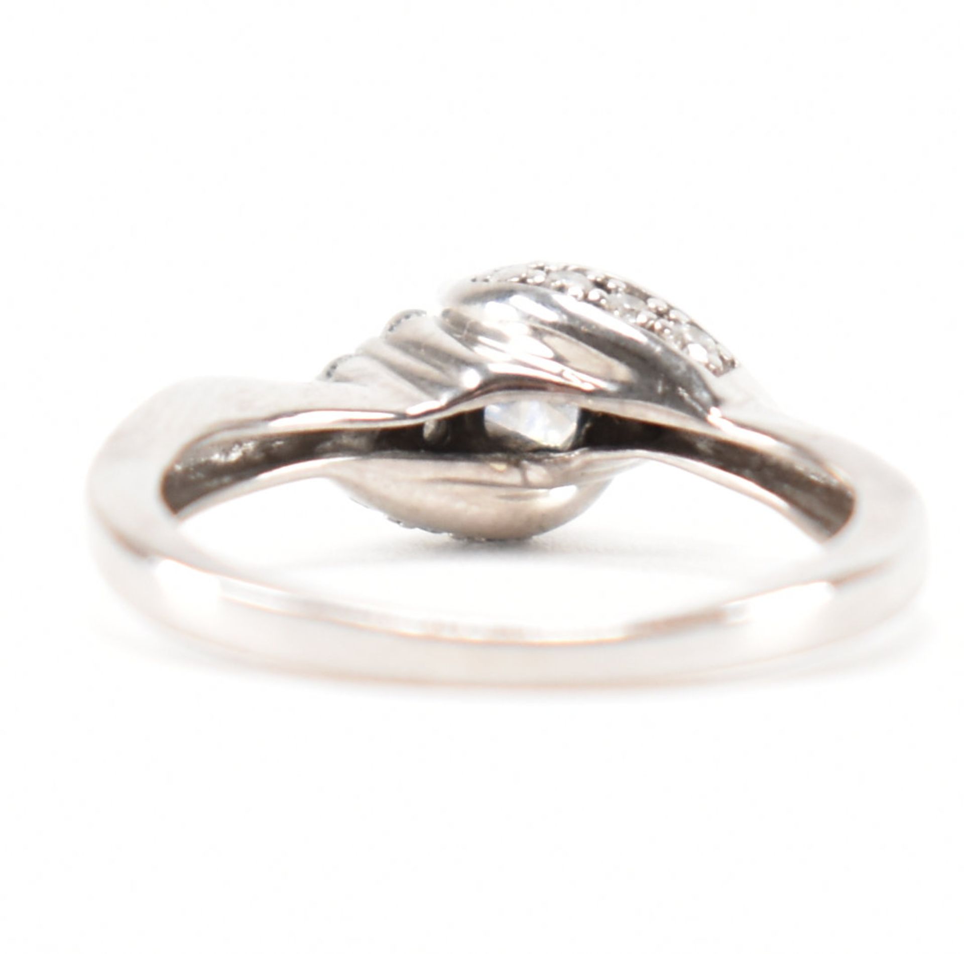 WHITE GOLD & DIAMOND CROSSOVER RING - Image 3 of 7