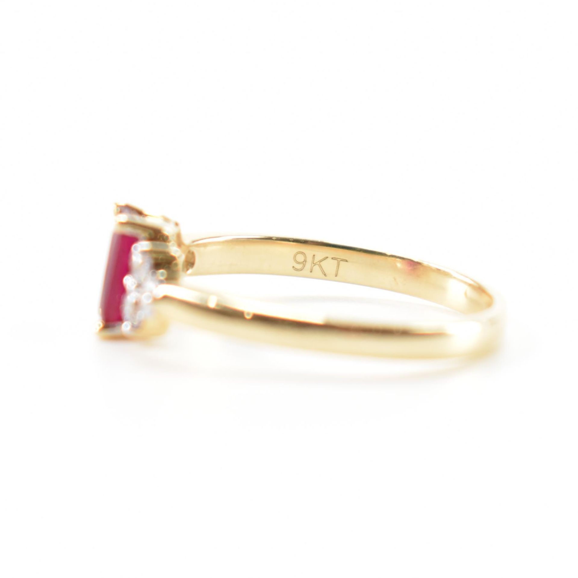 HALLMARKED 9CT GOLD SYNTHETIC RUBY & CZ RING - Image 6 of 8