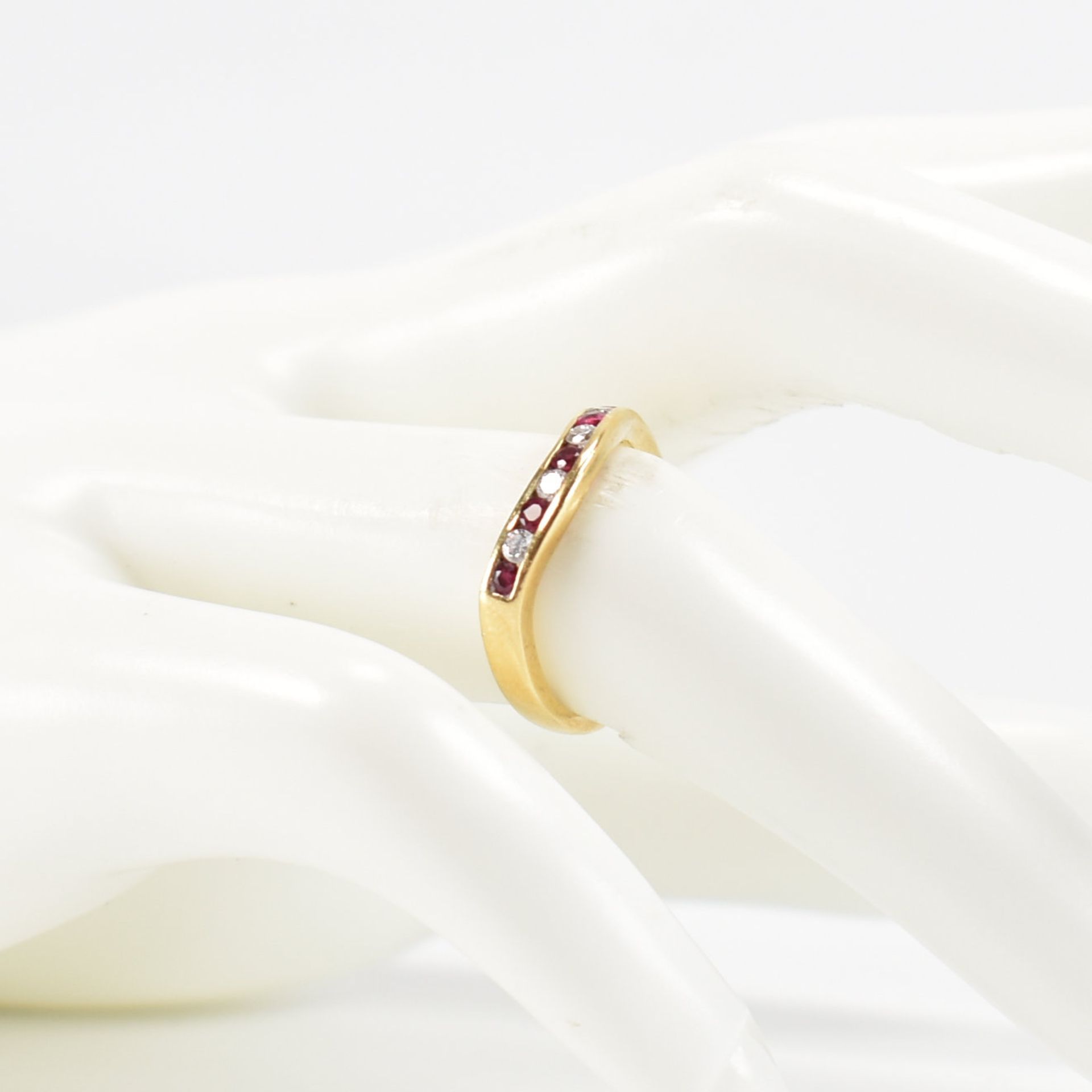 18CT GOLD RUBY & DIAMOND CHANNEL SET RING - Image 7 of 7