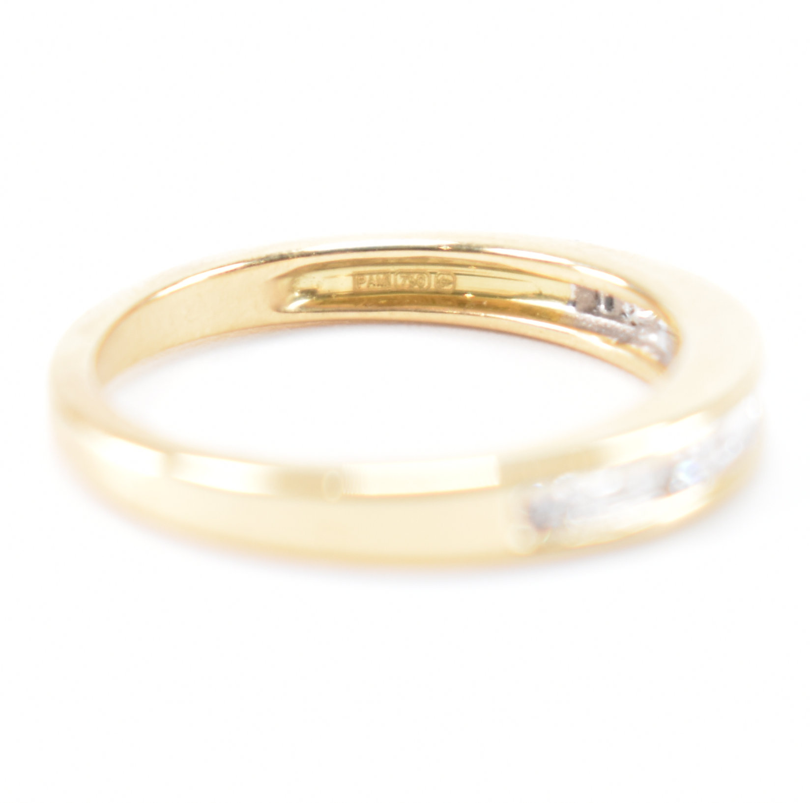 HALLMARKED 18CT & DIAMOND CHANNEL SET RING - Image 6 of 8