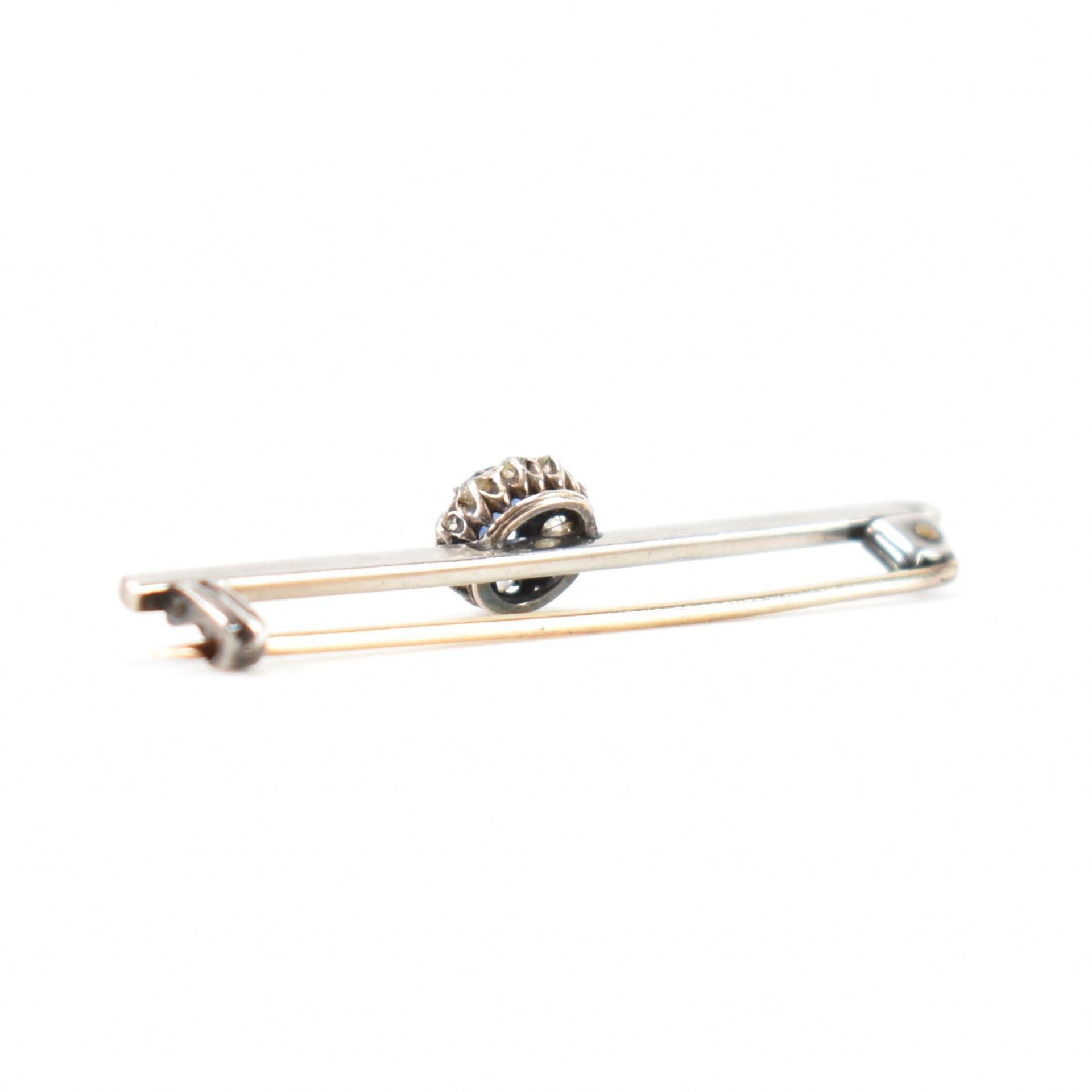 EDWARDIAN PLATINUM SAPPHIRE & DIAMOND BAR BROOCH - Image 2 of 4