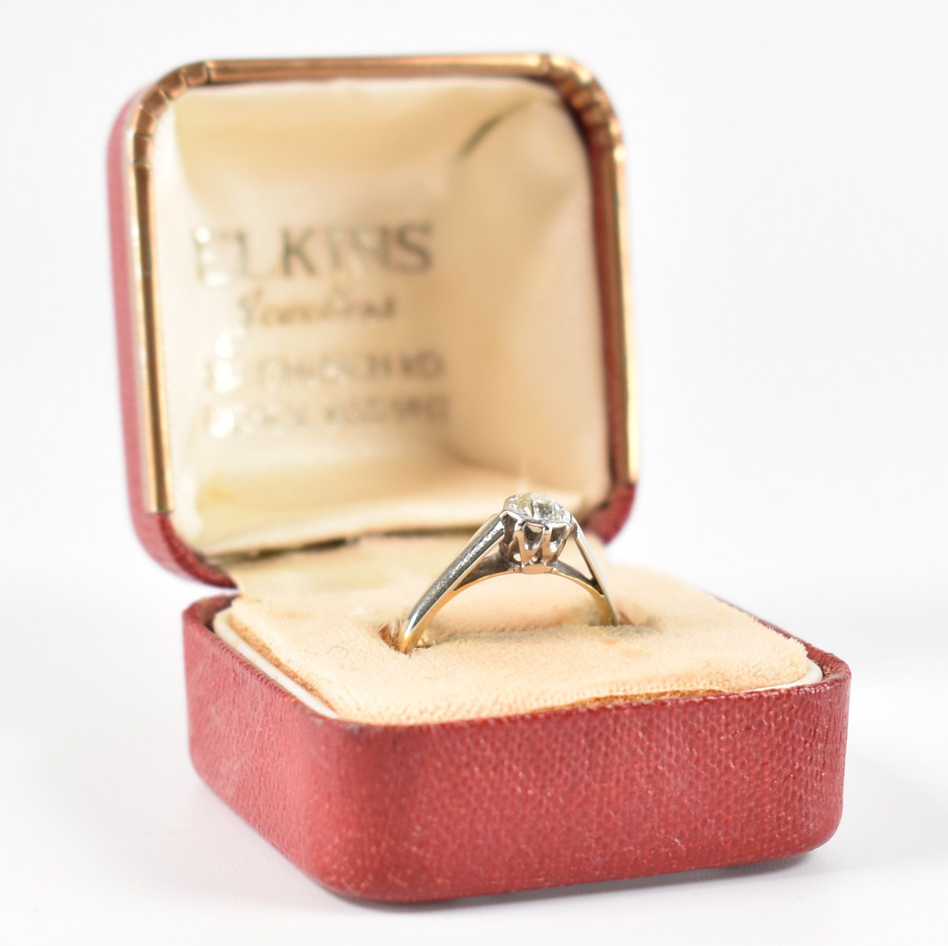 18CT GOLD & DIAMOND SOLITAIRE ENGAGEMENT STYLE RING - Image 8 of 8