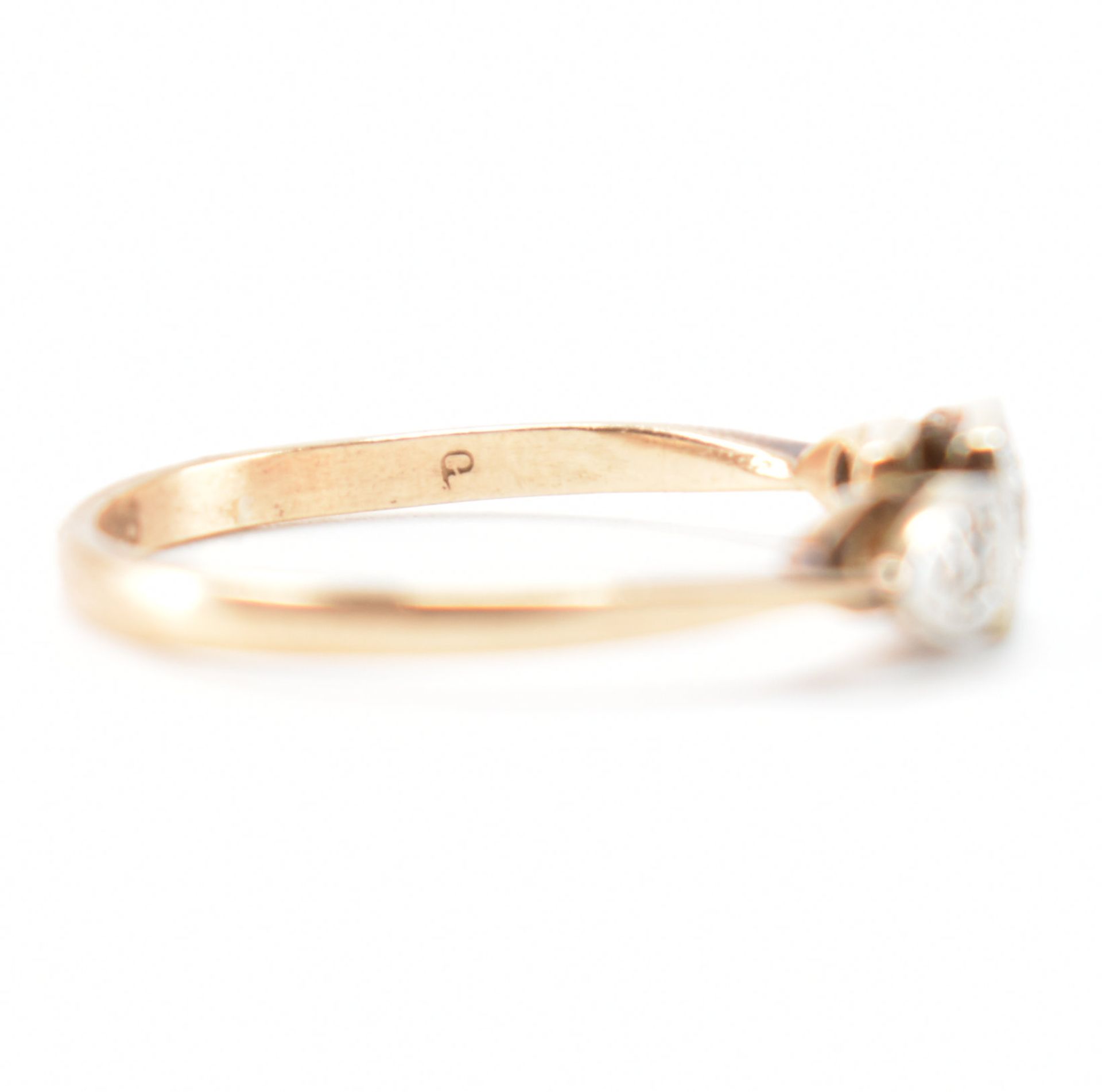 ART DECO 9CT GOLD & DIAMOND 3 STONE RING - Image 6 of 10