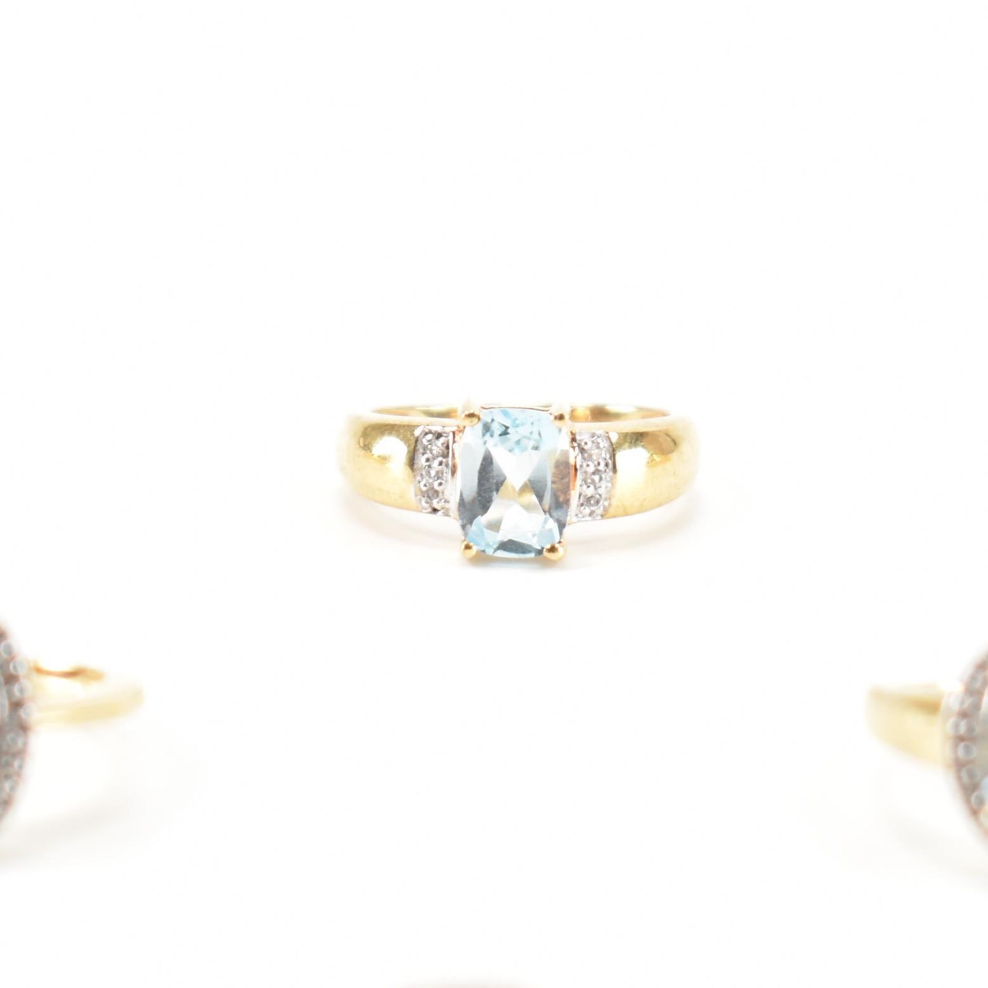 A COLLECTION OF SIX GOLD ON 925 SILVER GEMSTONE SET RINGS - Image 4 of 5