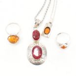 ASSORTMENT OF SILVER STONE SET JEWELLERY