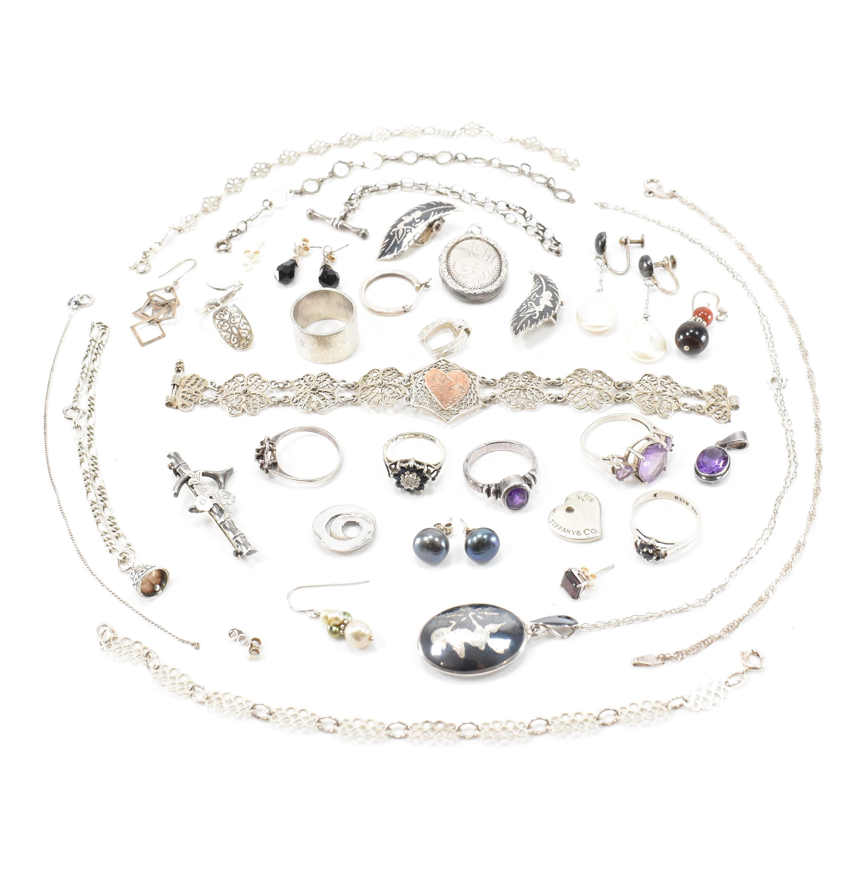 COLLECTION OF ASSORTED SILVER JEWELLERY - Image 6 of 6