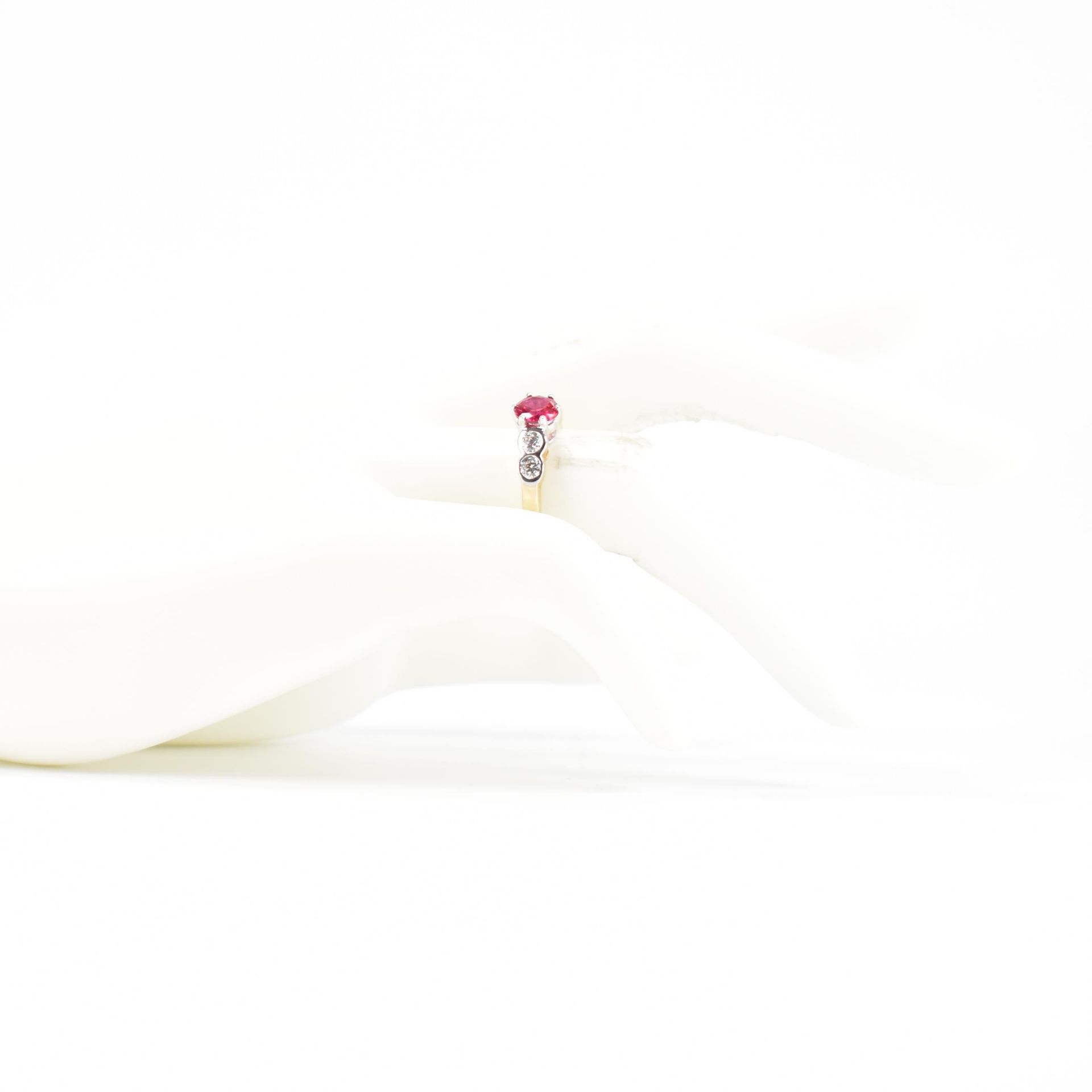 HALLMARKED 9CT GOLD SYNTHETIC RUBY & CZ RING - Image 8 of 8