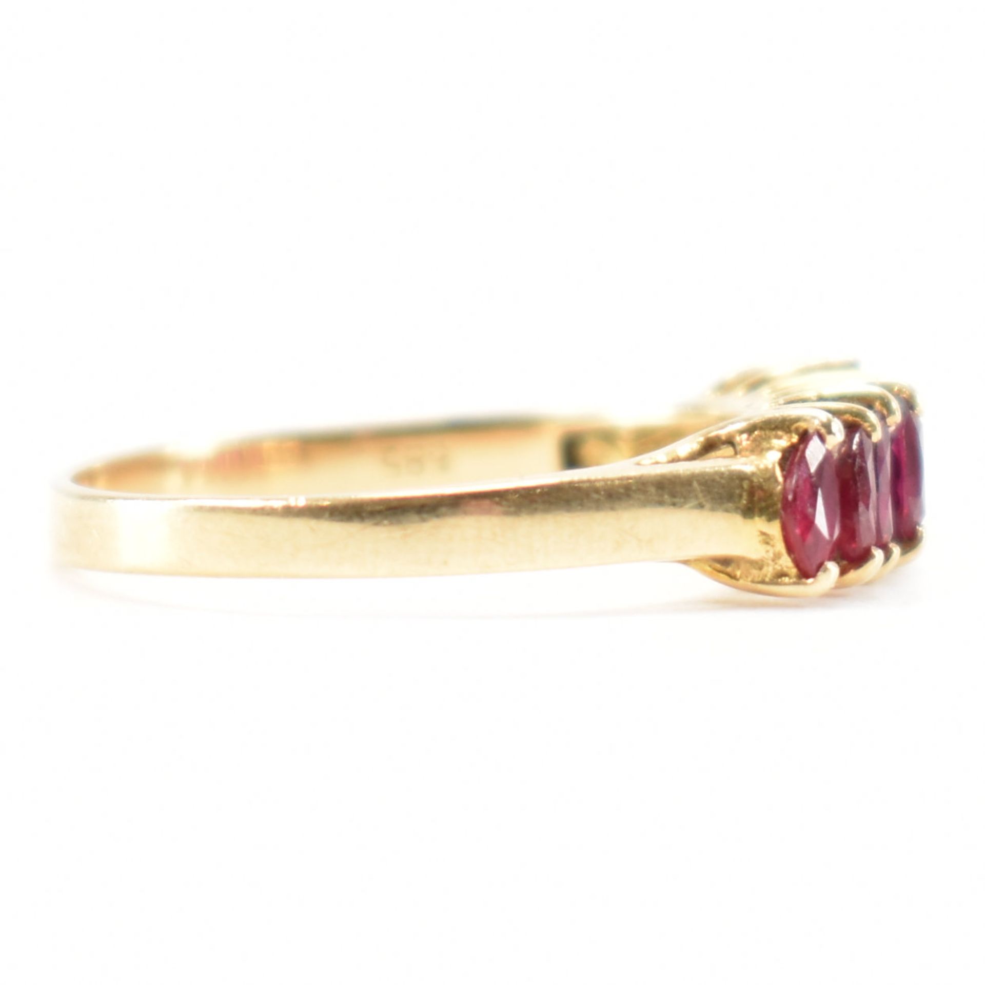 GOLD & RUBY SEVEN STONE RING - Image 5 of 9