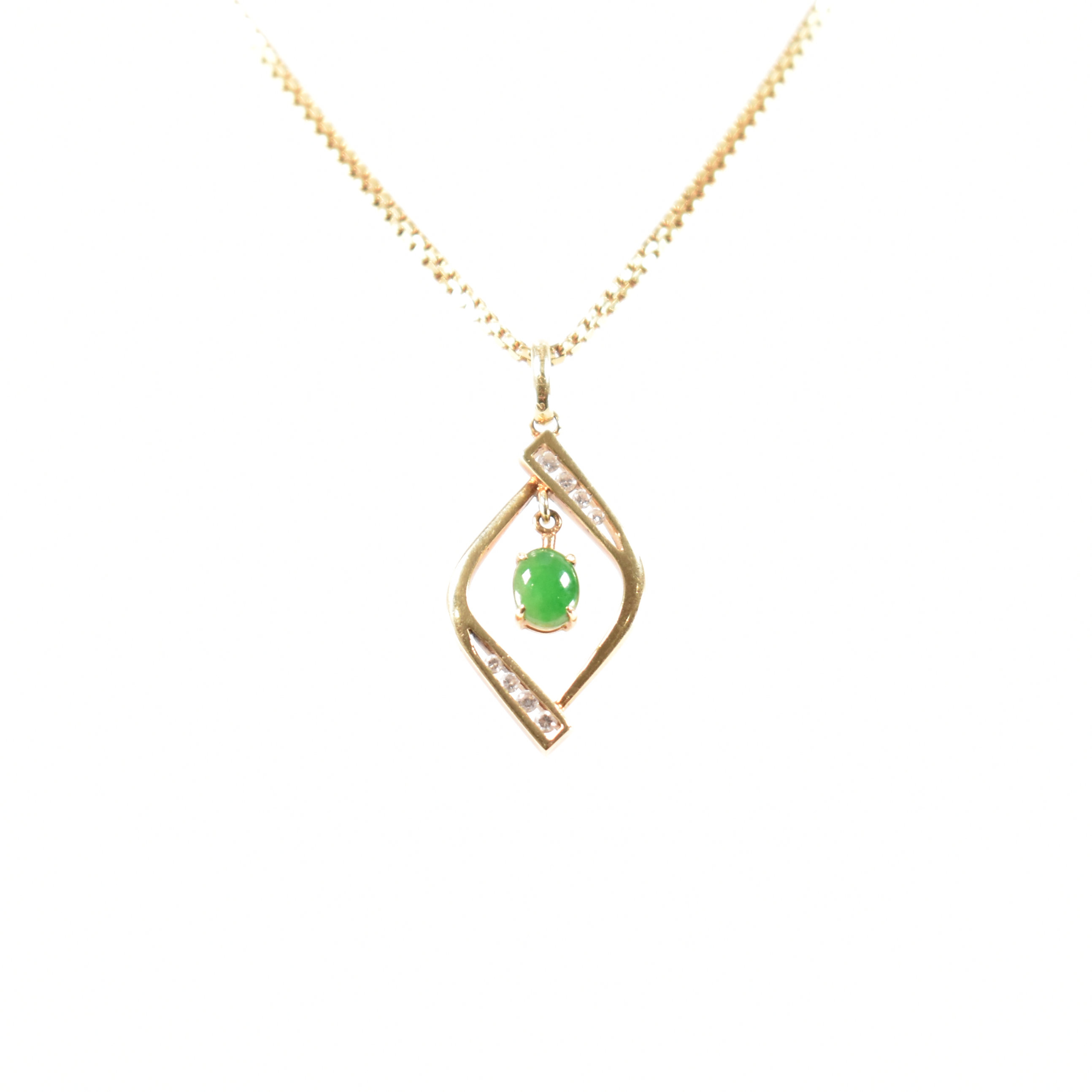 VINTAGE 18CT GOLD JADE & DIAMOND PENDANT NECKLACE