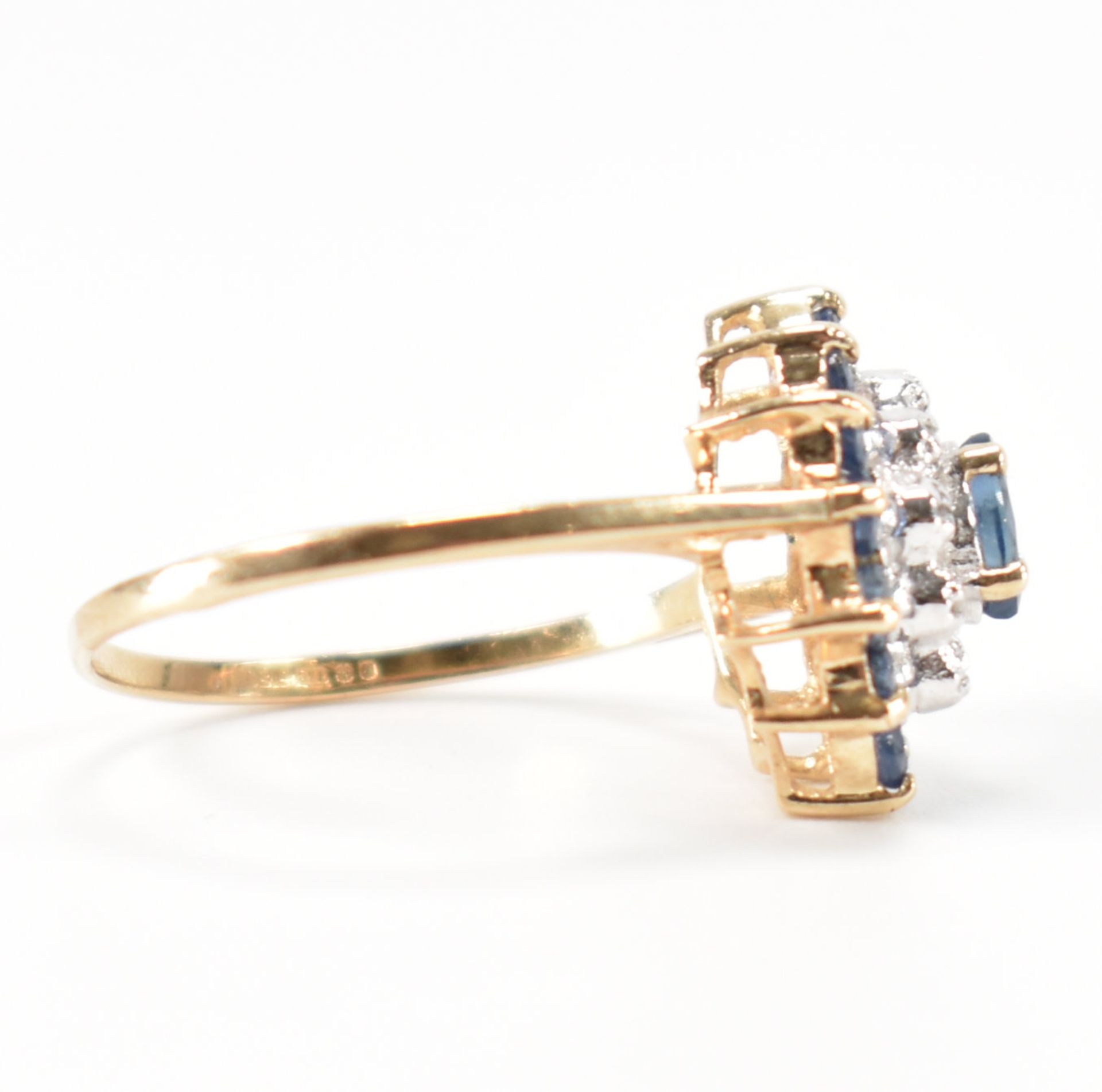 HALLMARKED 9CT GOLD SAPPHIRE & DIAMOND CLUSTER RING - Image 6 of 9