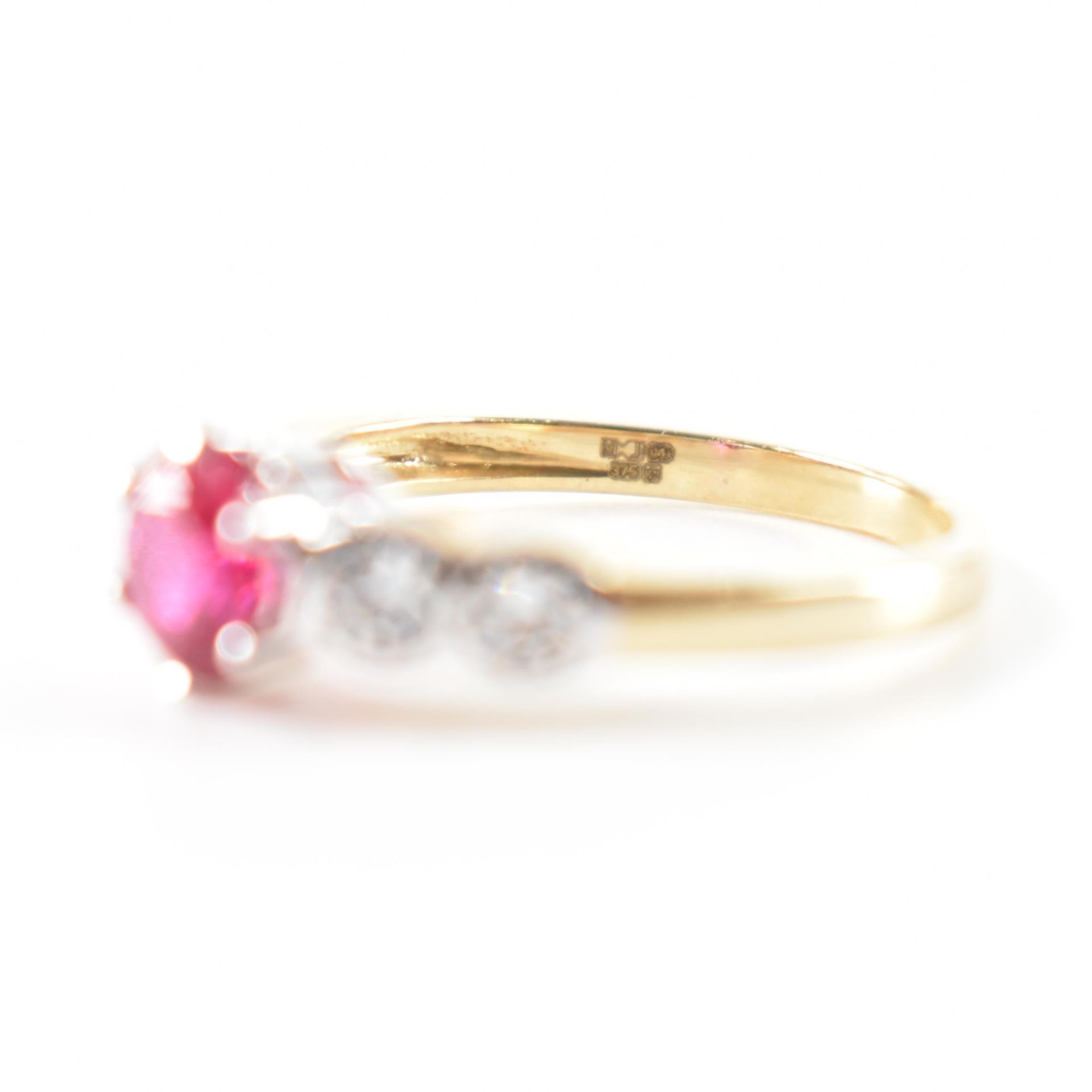 HALLMARKED 9CT GOLD SYNTHETIC RUBY & CZ RING - Image 6 of 8