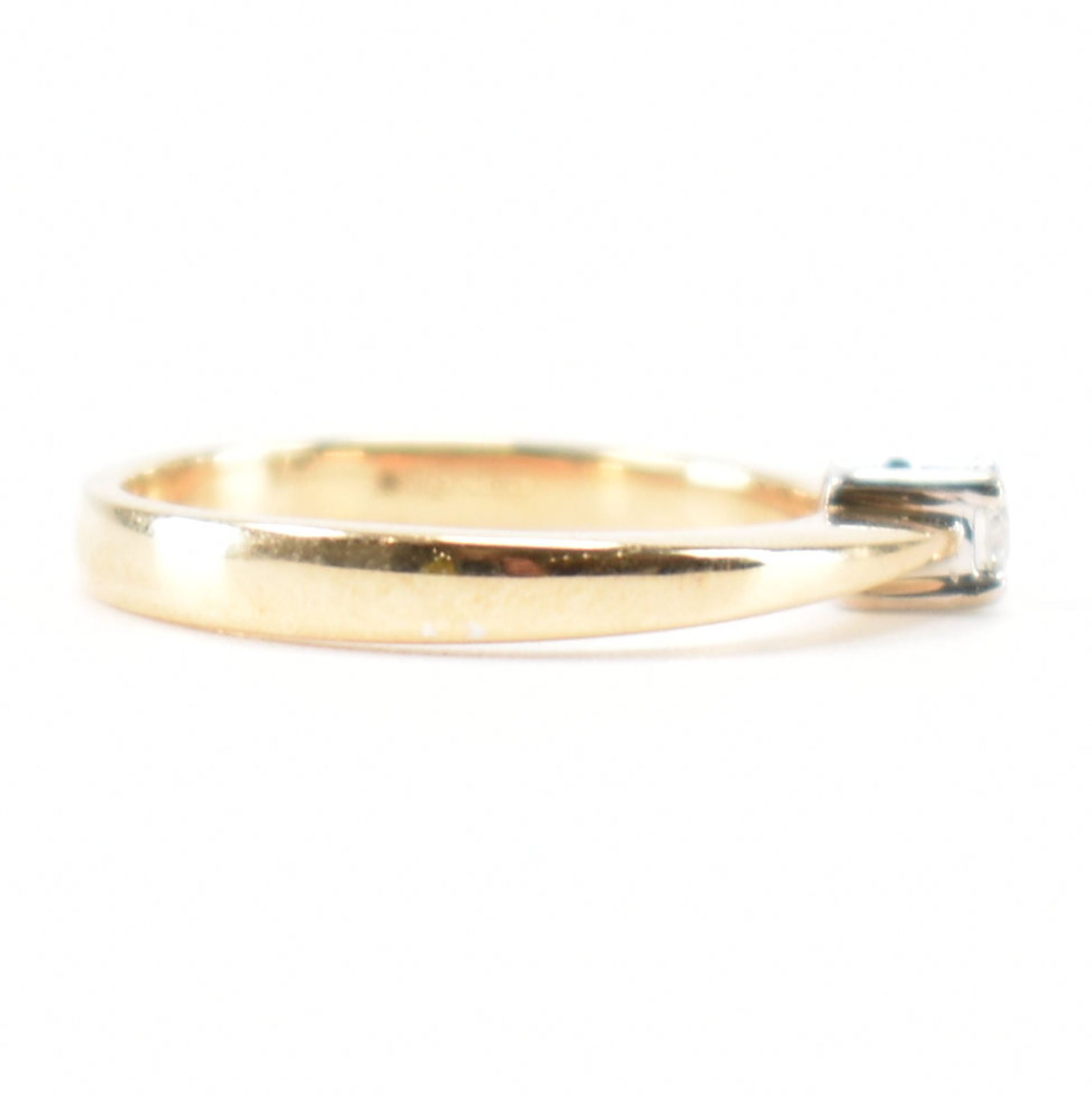 HALLMARKED 9CT GOLD DIAMOND SOLITAIRE RING - Image 4 of 7