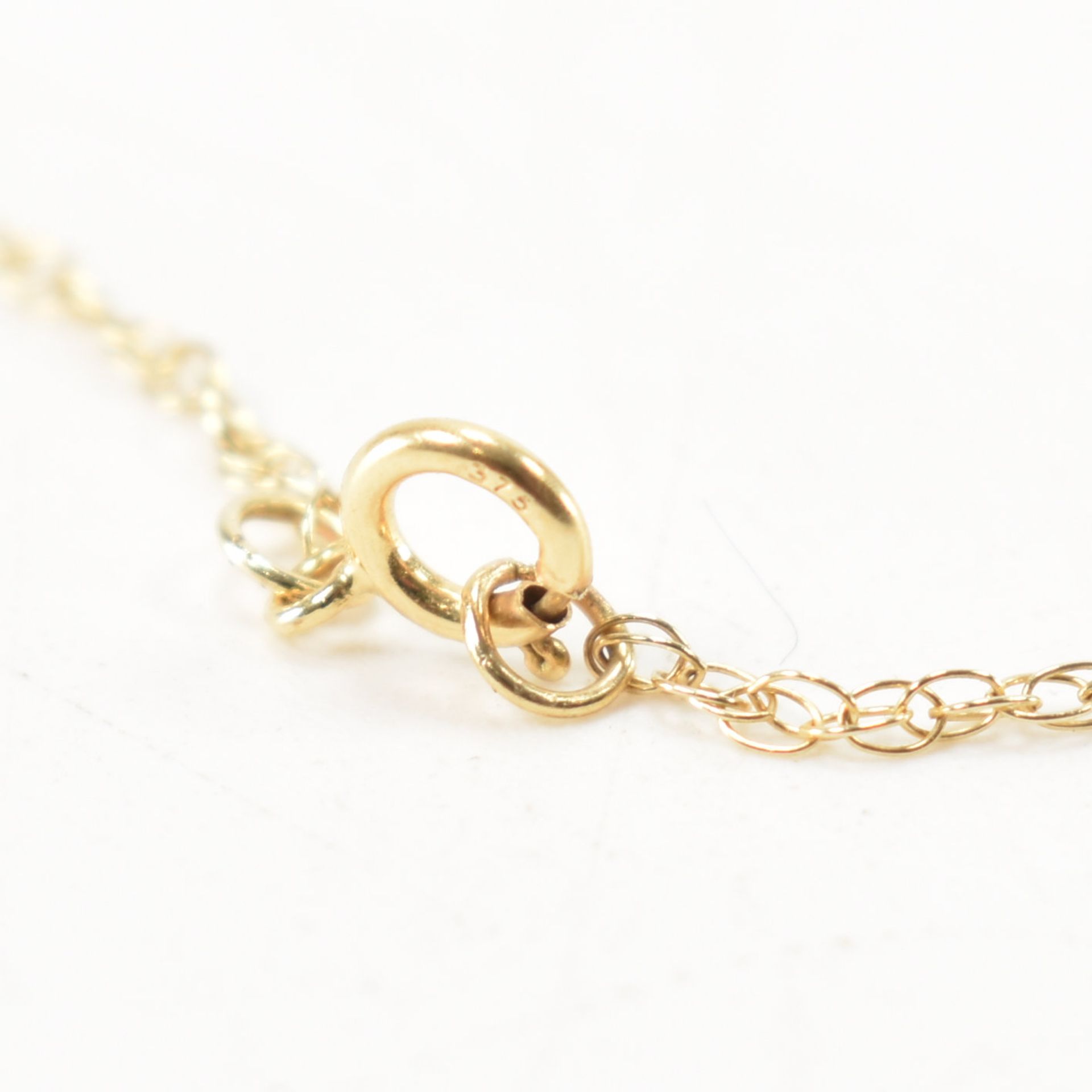 9CT GOLD HEART PENDANT NECKLACE - Image 5 of 6