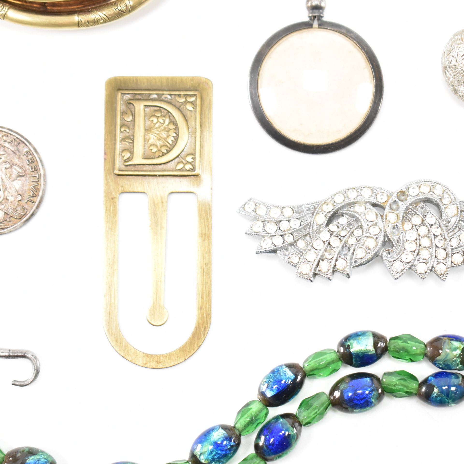 COLLECTION OF ASSORTED VINTAGE JEWELLERY - Image 2 of 4