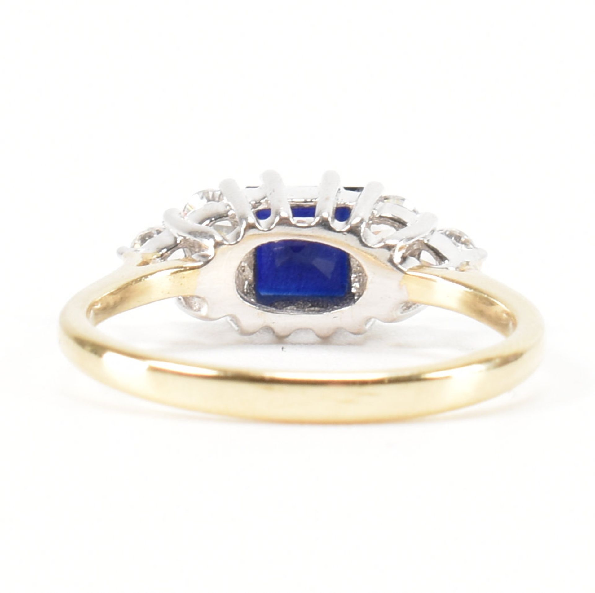 HALLMARKED 9CT GOLD SYNTHETIC SAPPHIRE & CZ RING - Image 3 of 9