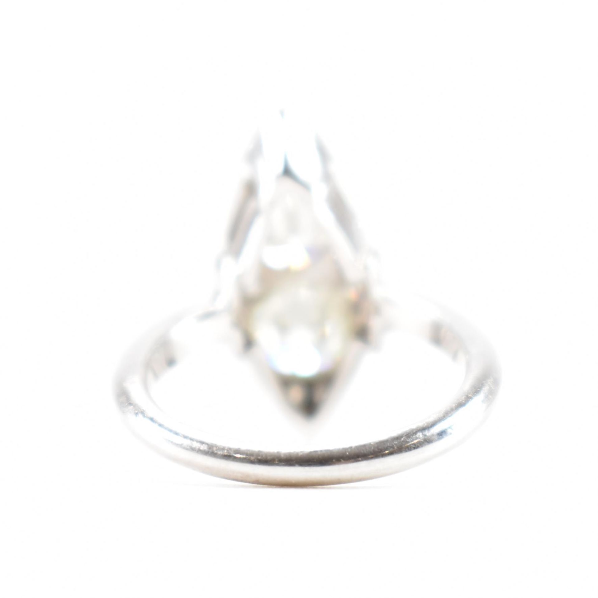 WHITE GOLD & DIAMOND NAVETTE RING - Bild 3 aus 8