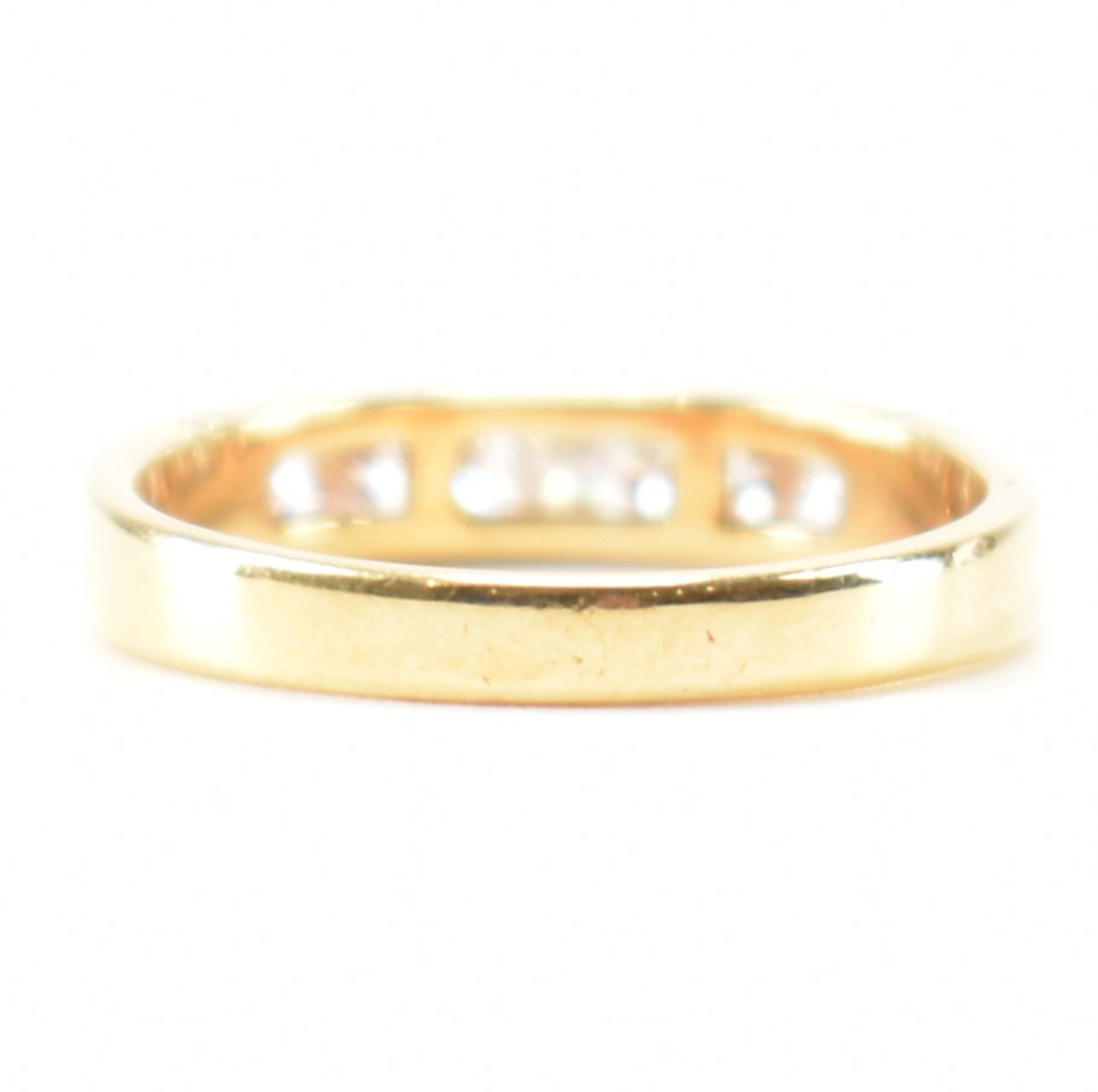 HALLMARKED 18CT GOLD & DIAMOND SEVEN STONE RING - Image 4 of 9