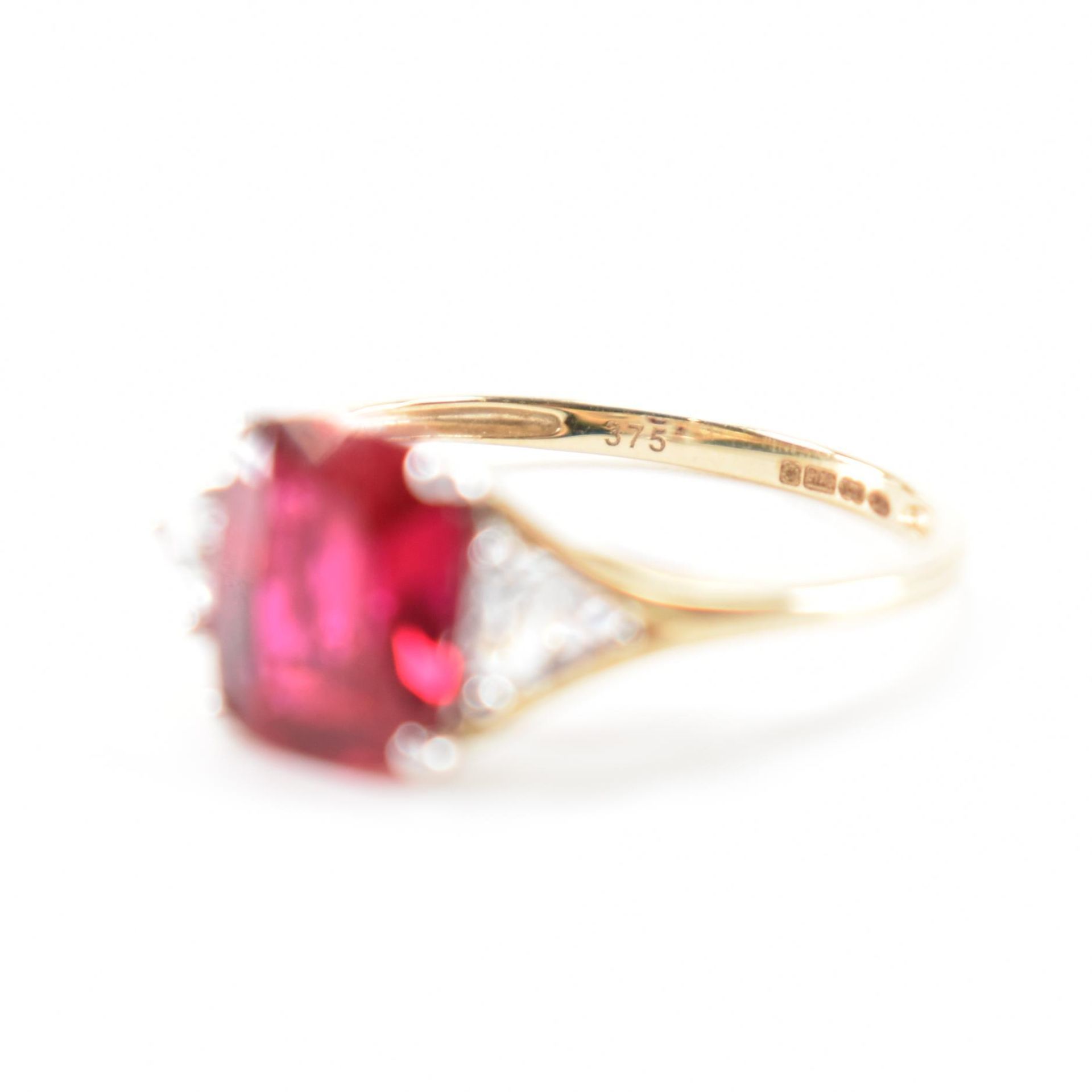 HALLMARKED 9CT GOLD & SYNTHETIC RUBY RING - Image 6 of 8