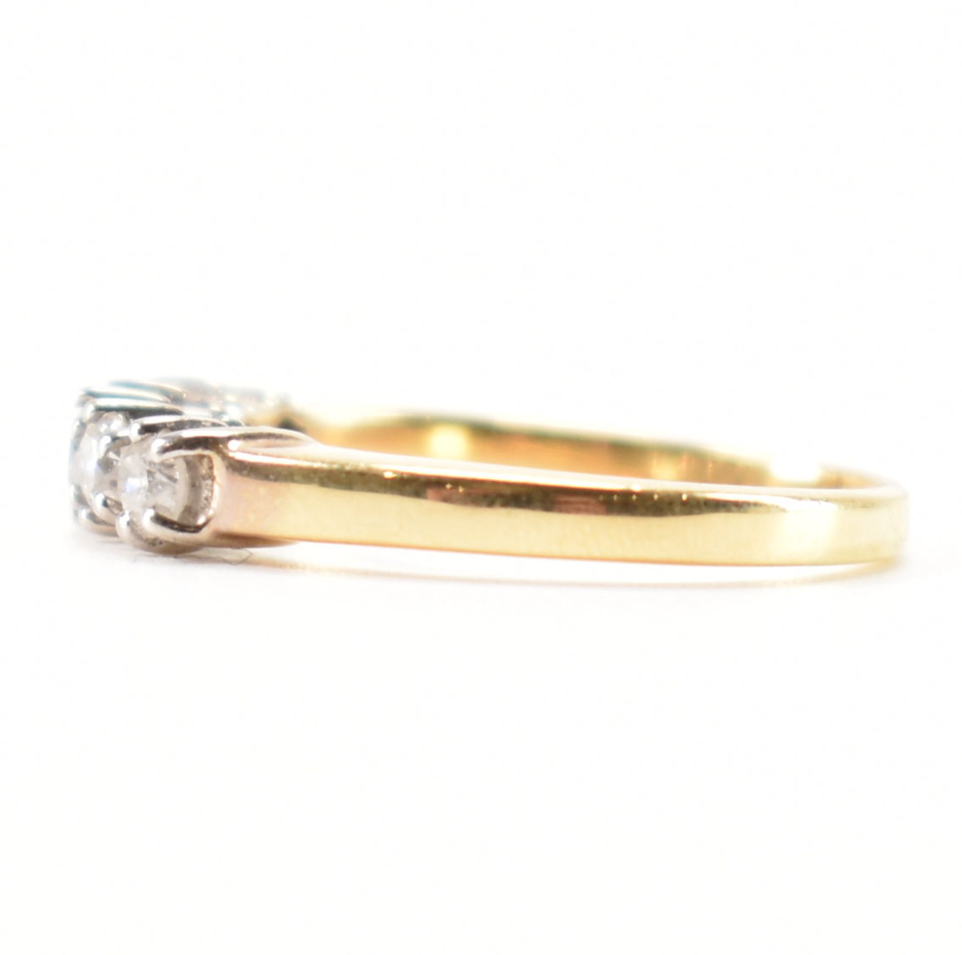 VINTAGE GOLD & DIAMOND 5 STONE RING - Image 2 of 8