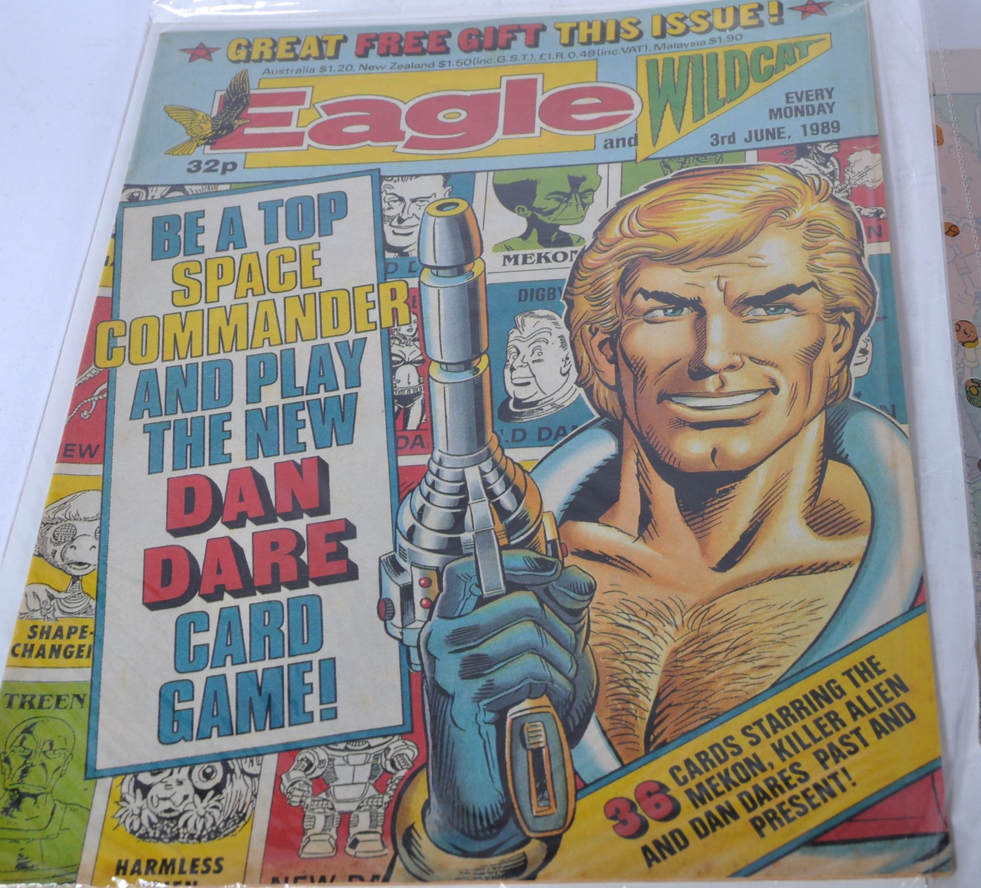 COMIC BOOKS - COLLECTION OF VINTAGE ISSUES - ALL WITH FREE GIFTS - Image 6 of 7