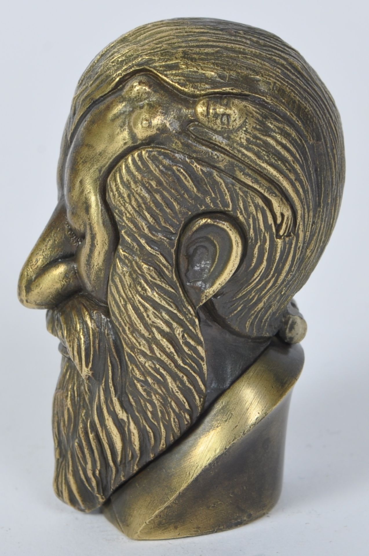 VICTORIAN STYLE BRASS MAN HEAD SHAPED CASED VESTA - Image 2 of 3