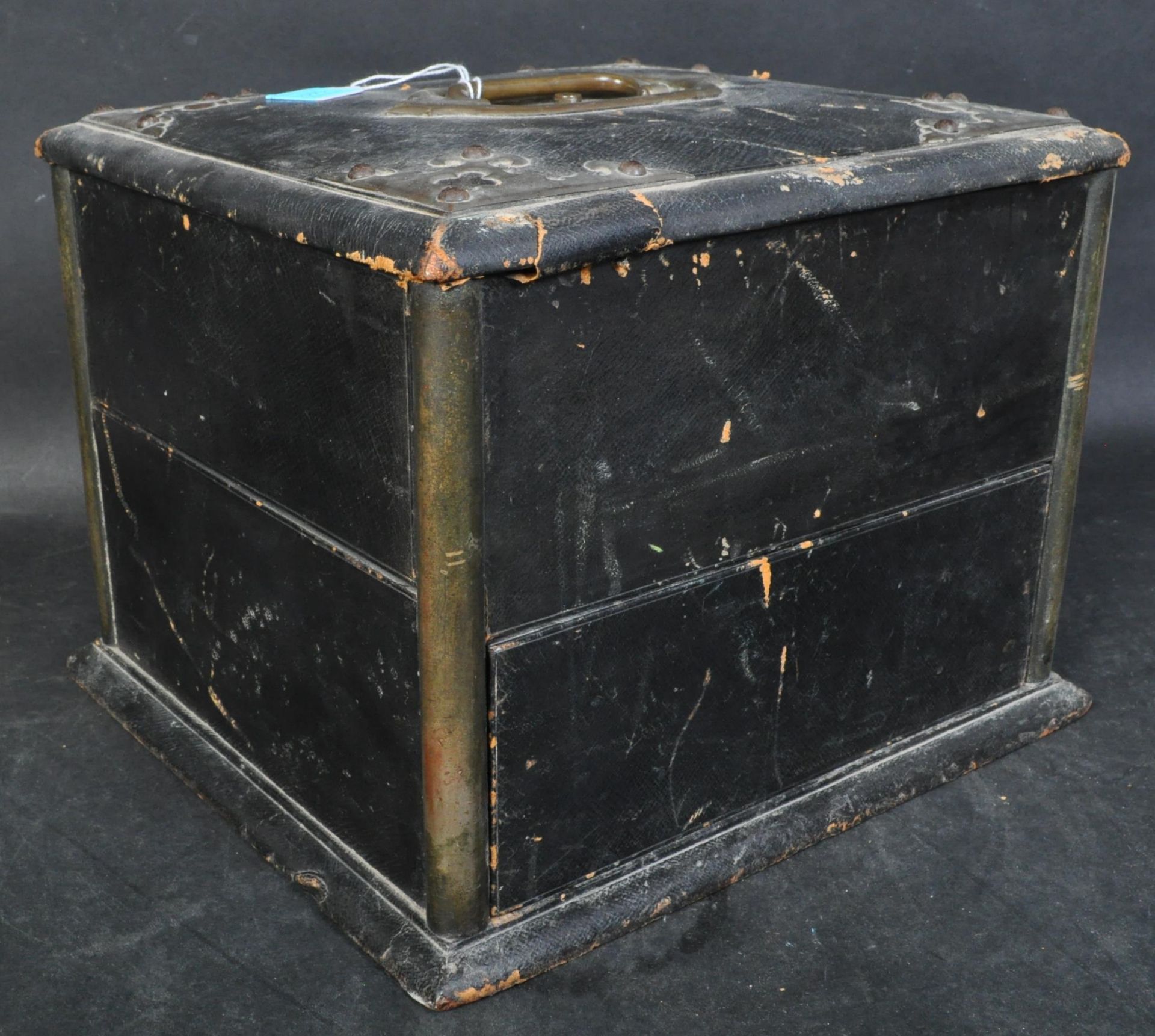 19TH CENTURY VICTORIAN LEATHER & BRASS BOUND JEWELLERY BOX - Bild 2 aus 7
