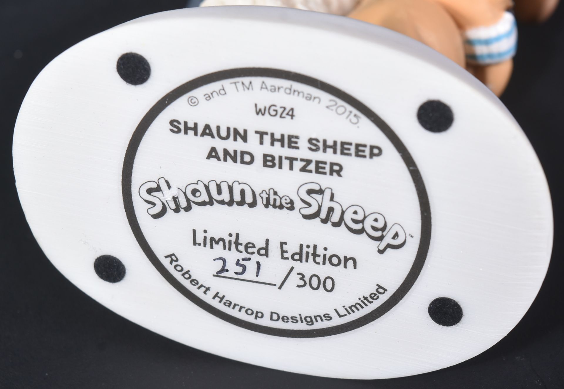 SHAUN THE SHEEP - ROBERT HARROP - LIMITED EDITION FIGURINE - Image 4 of 4