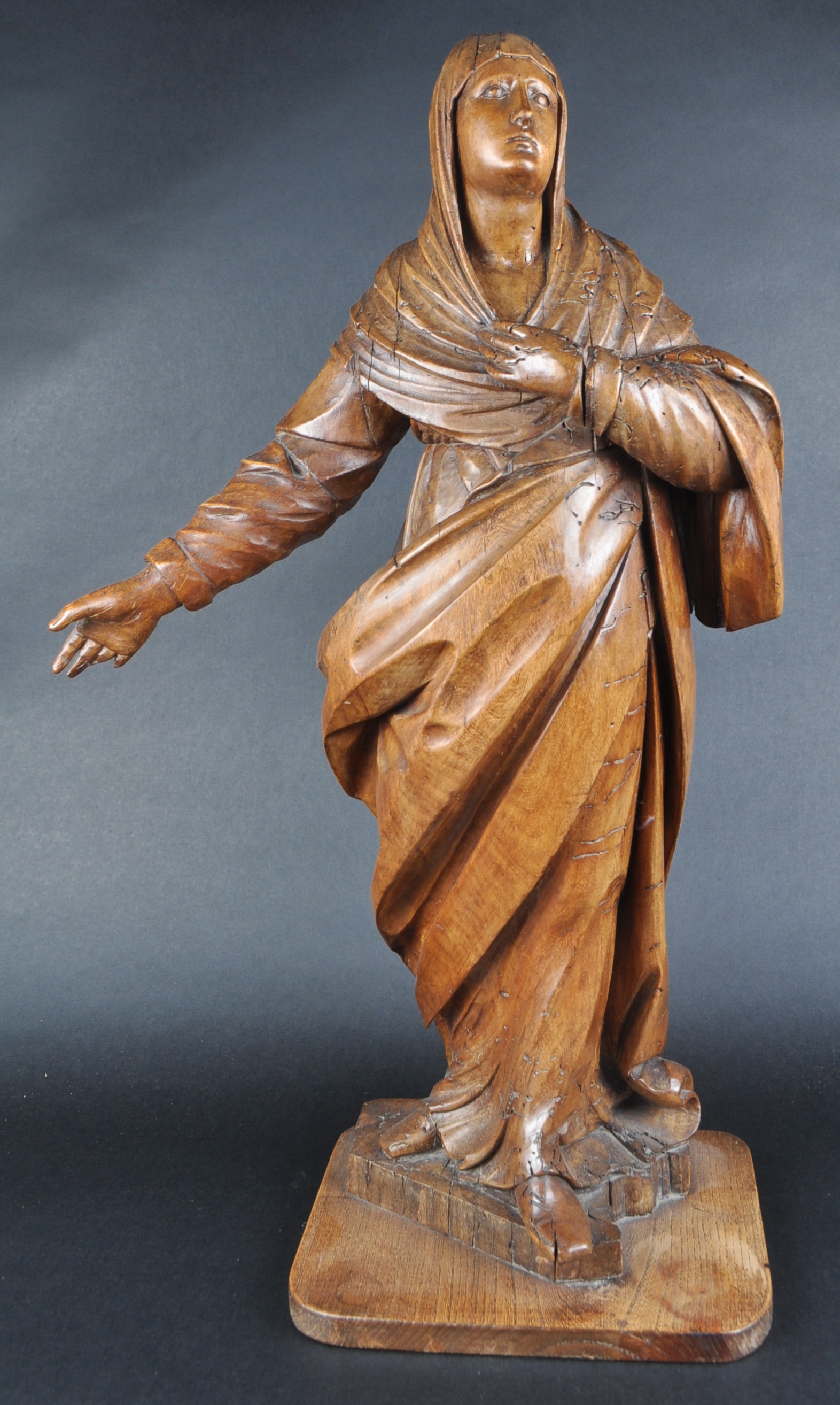 18TH CENTURY CARVED RELIGIOUS STATUE OF VIRGIN MARY