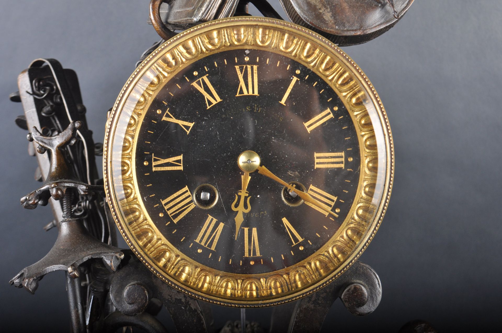 19TH CENTURY FRENCH AUBERT OF PARIS BRONZE WORKED CLOCK - Image 3 of 11