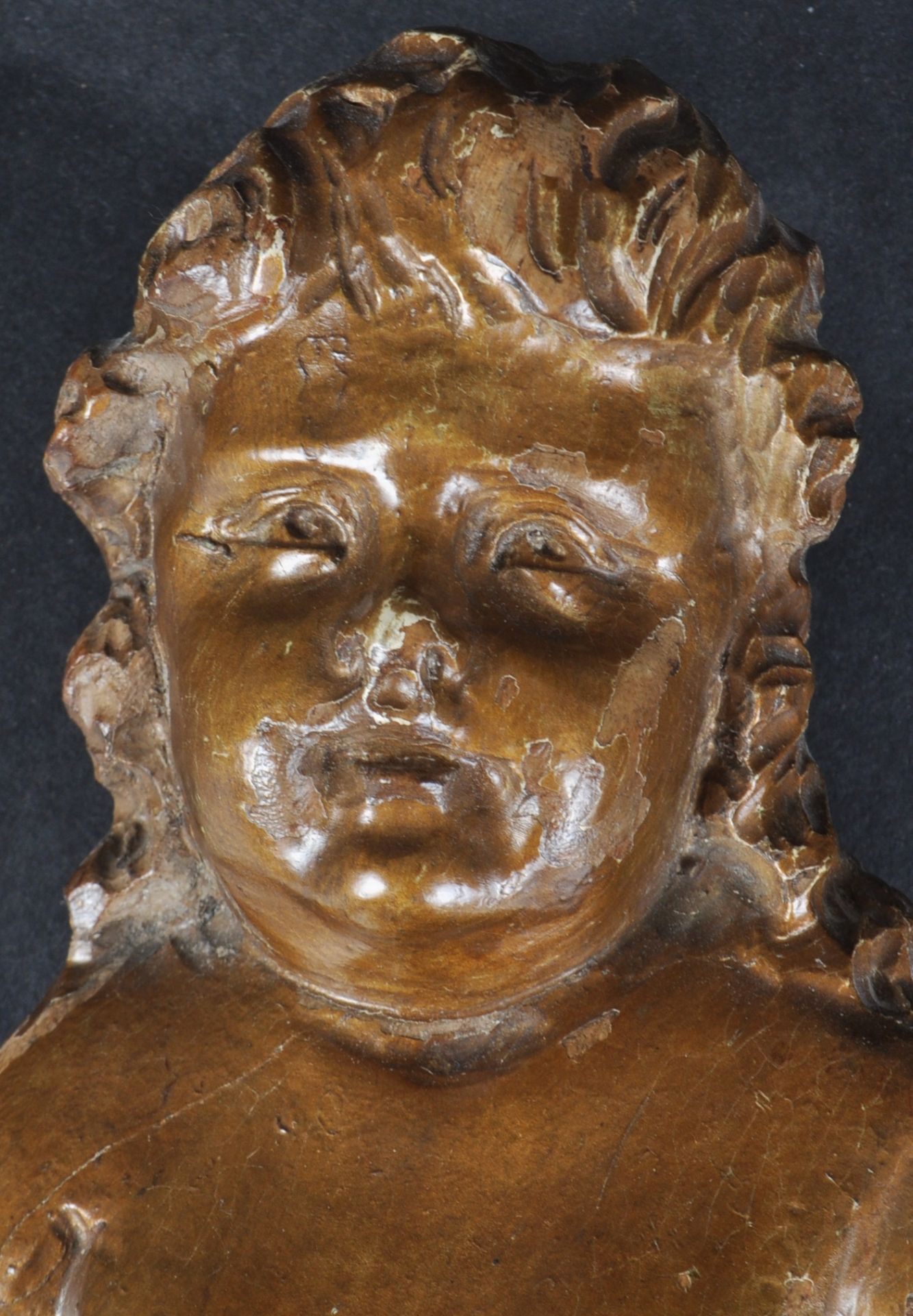 18TH CENTURY CARVED WOOD PAINTED CHERUB WALL FIGURINE - Image 2 of 4