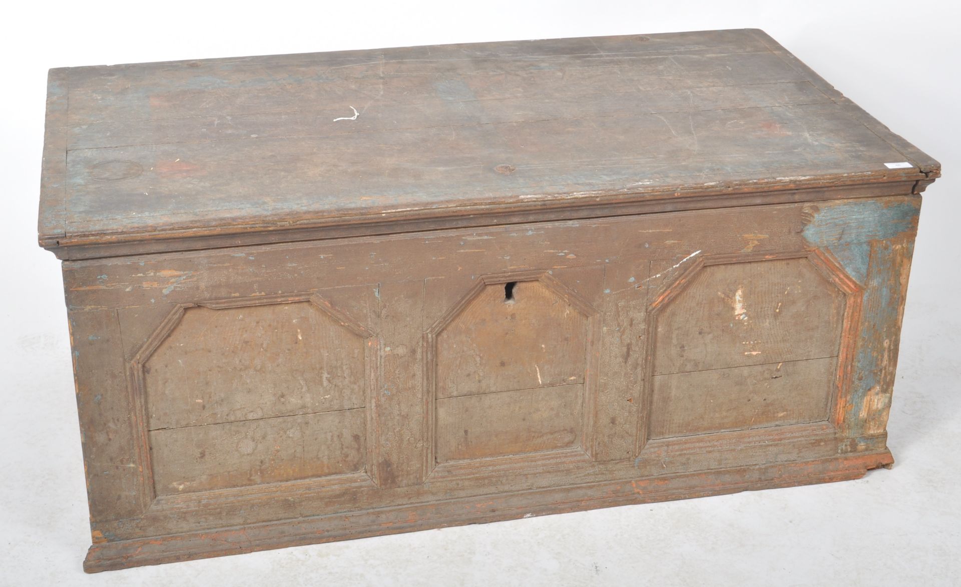 18TH CENTURY CARVED OAK TRUNK / STORAGE CHEST - Image 2 of 7