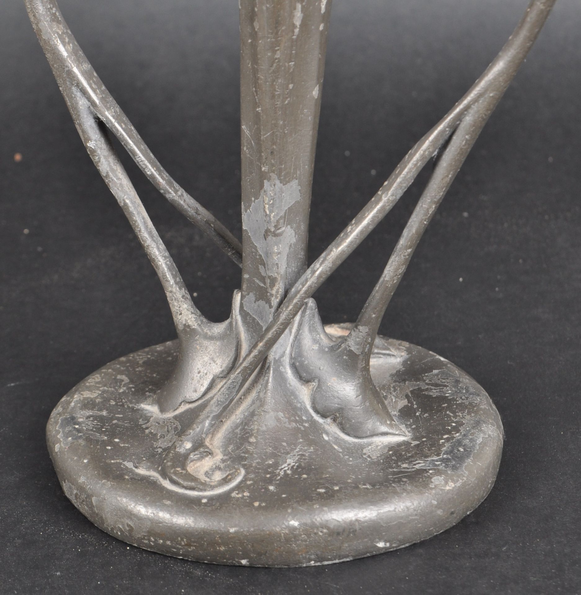 TUDRIC PEWTER VASE IN THE MANNER OF ARCHIBALD KNOX - Image 3 of 8