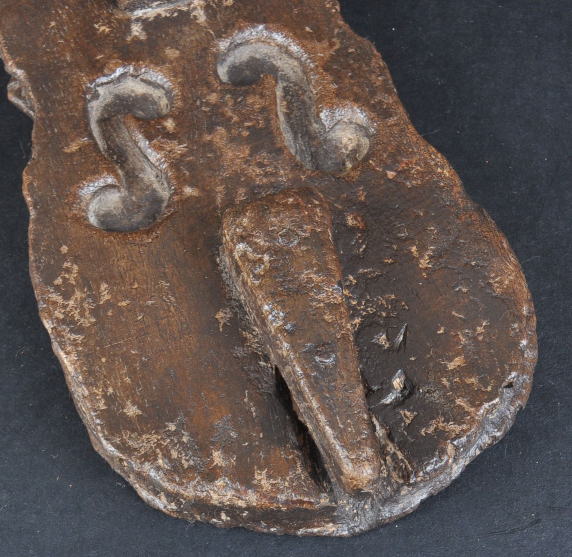 17TH CENTURY MODEL OF A VIOLIN CELLO - Image 3 of 5