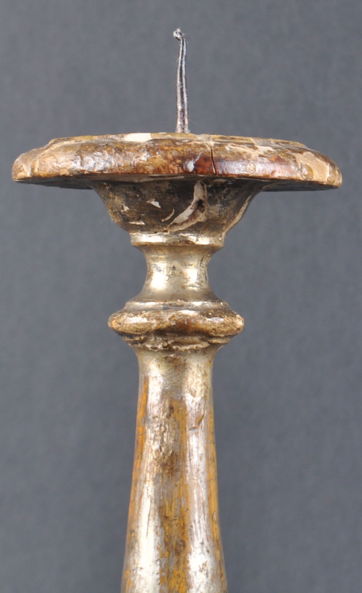 19TH CENTURY ITALIAN CARVED ALTAR CANDLESTICK - Image 2 of 4