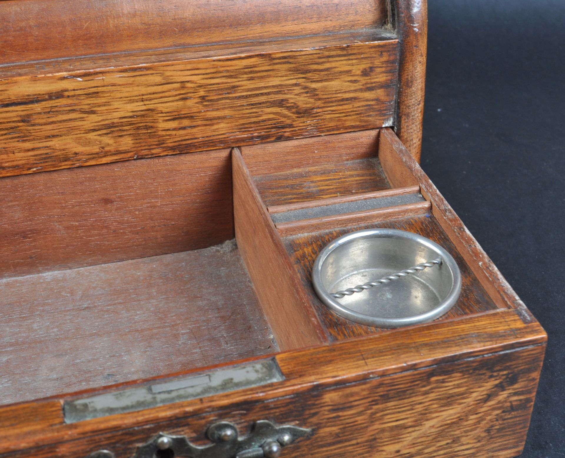 19TH CENTURY OAK ROLL TOP DESK TIDY - Image 3 of 6