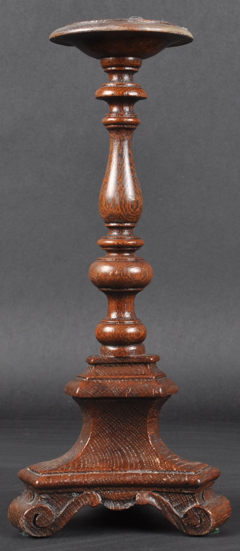 19TH CENTURY TURNED OAK ALTAR CANDLESTICK