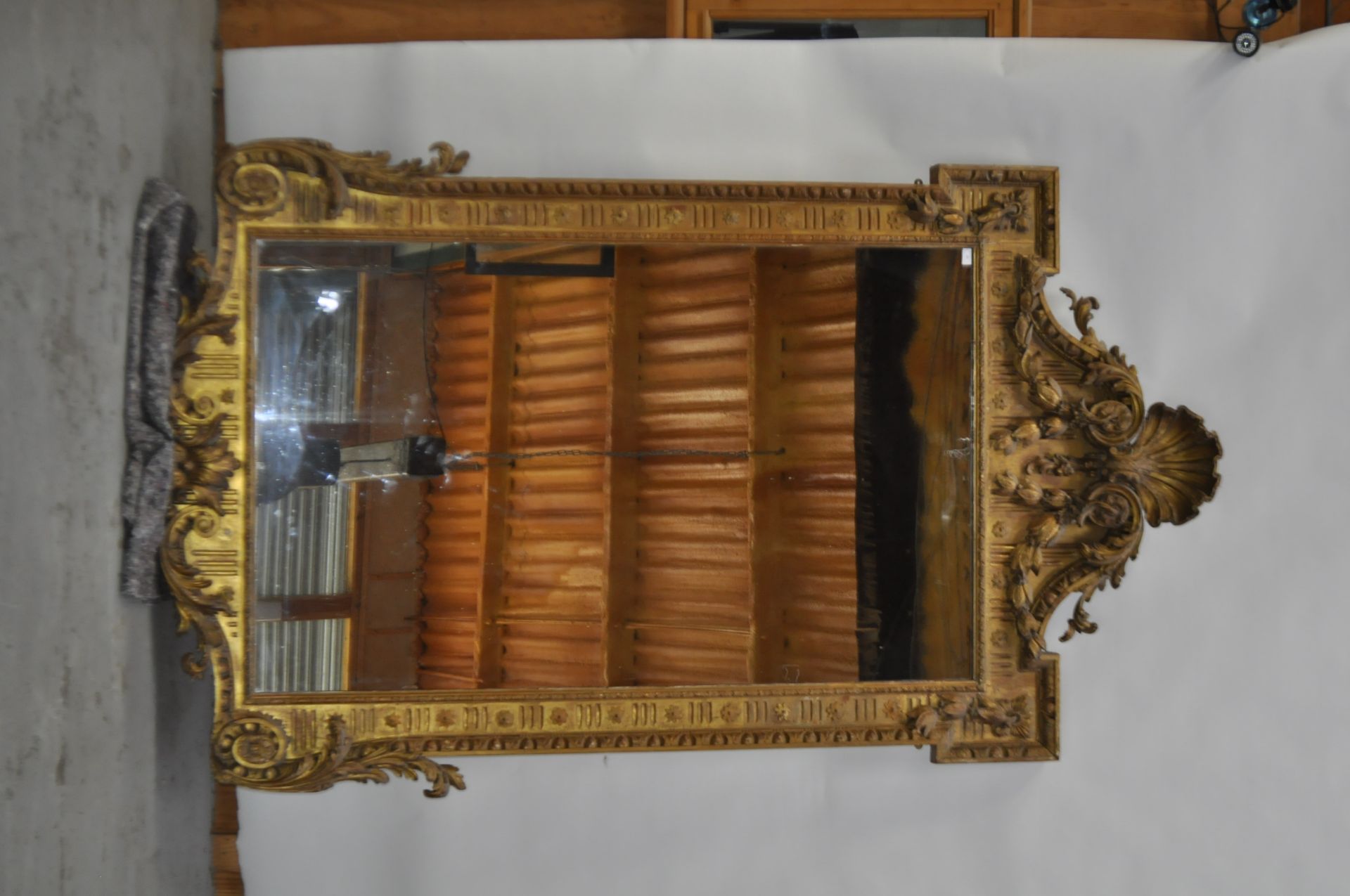 LARGE REGENCY CARVED GILTWOOD MIRROR - Image 4 of 9