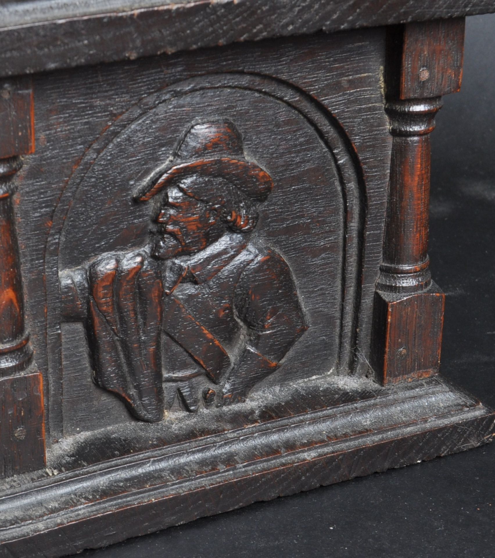 19TH CENTURY CARVED OAK MINATURE COFFER - Image 4 of 6