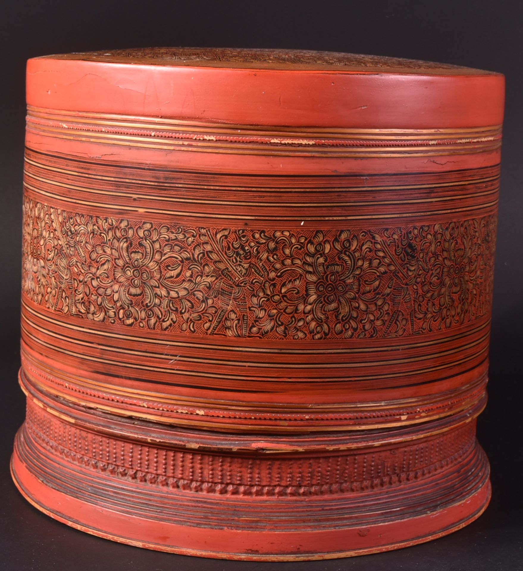 EARLY 20TH CENTURY BURMESE LACQUER BETEL BOX