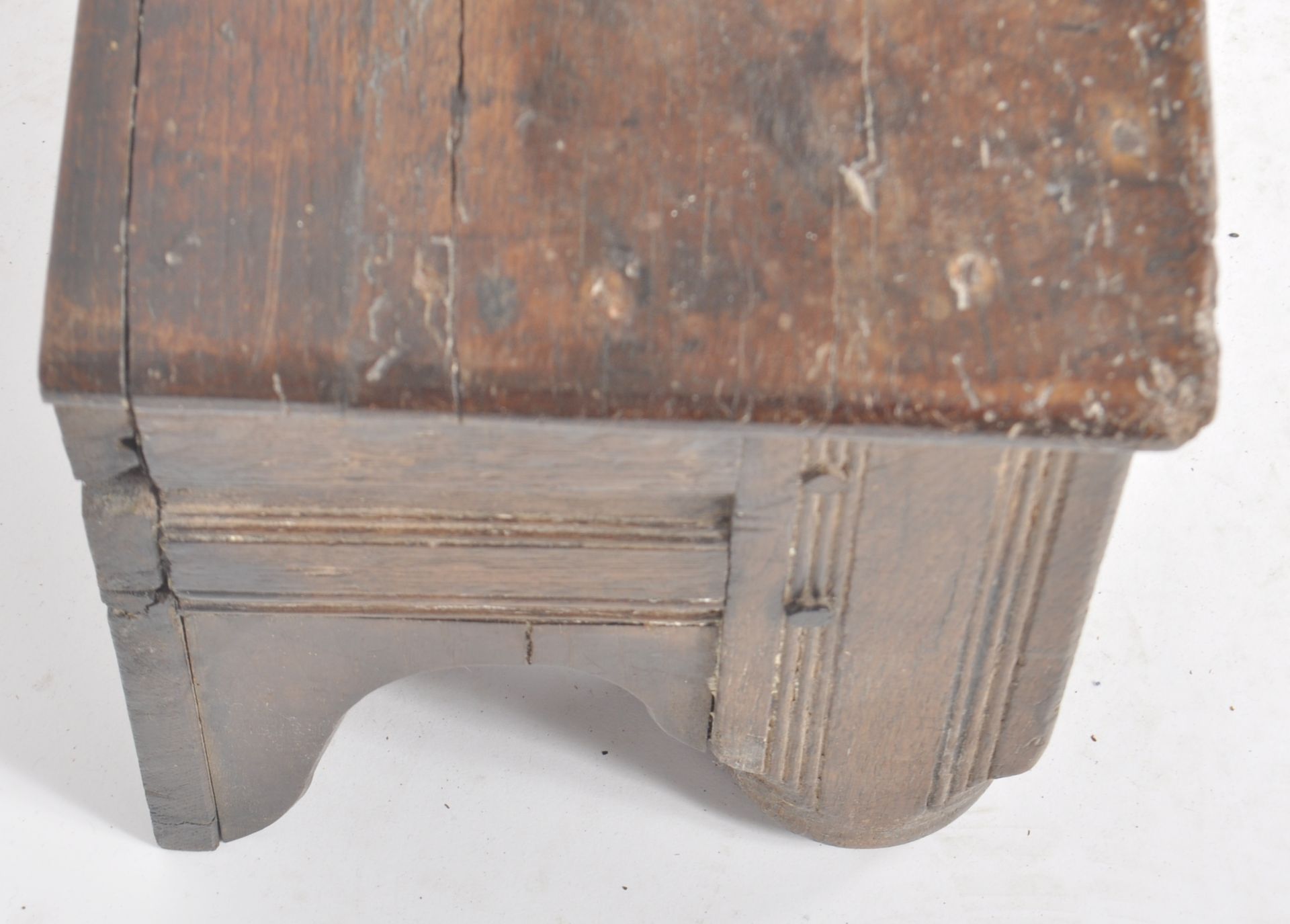 18TH CENTURY CARVED OAK PRAYER REST STOOL - Image 5 of 6