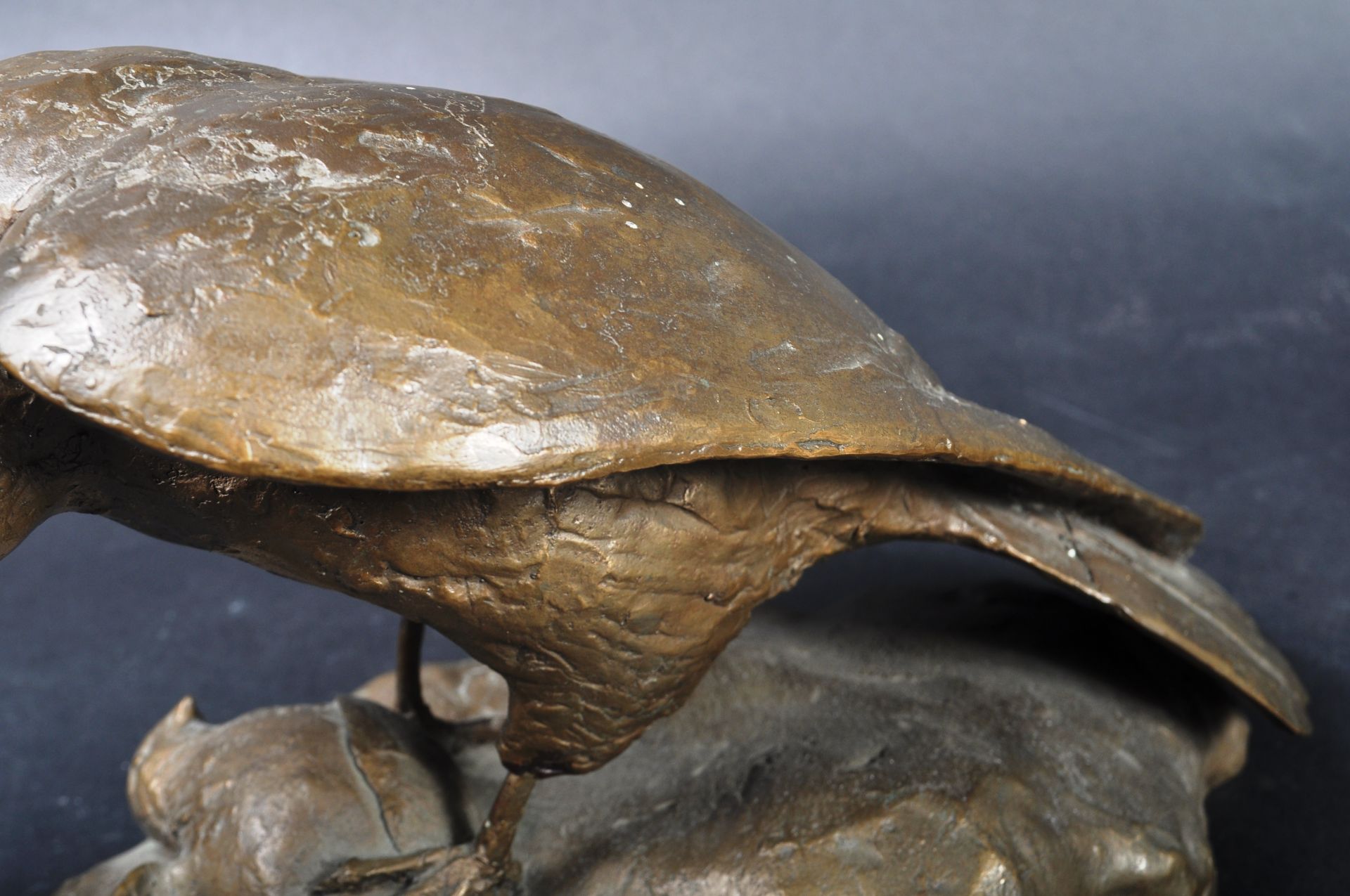 BRONZE STATUE FIGURE OF A FALCON STOOD UPON HIS PREY - Image 3 of 7