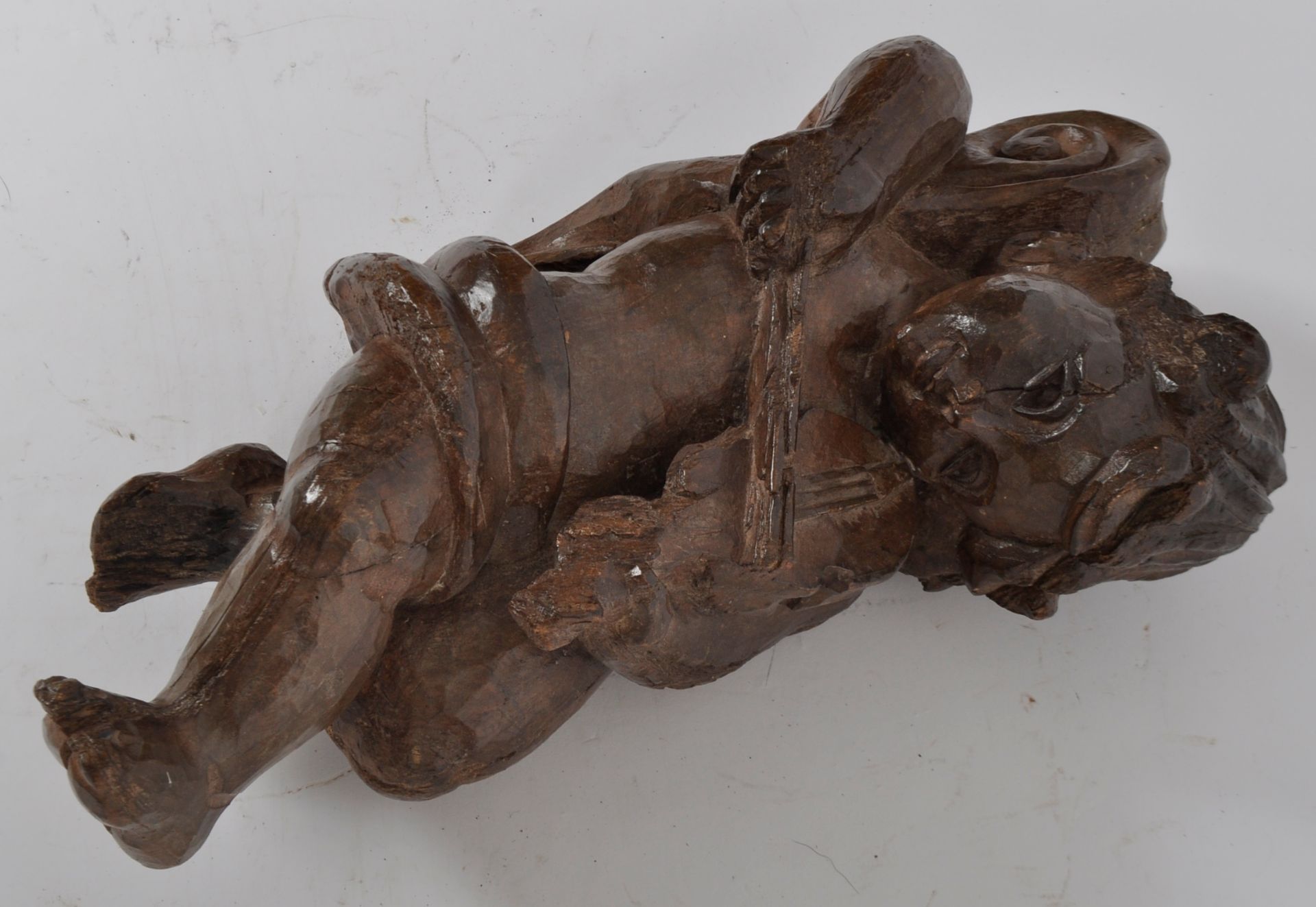 19TH CENTURY LARGE OAK CARVED CHERUB MUSICIAN - Image 3 of 8