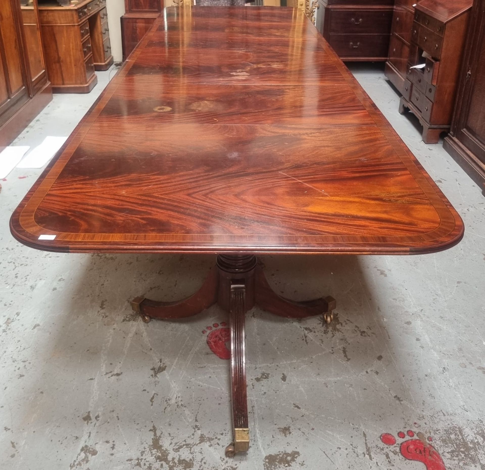 REGENCY STYLE INLAID MAHOGANY TRIPLE PESESTAL DINING TABLE - Image 9 of 10